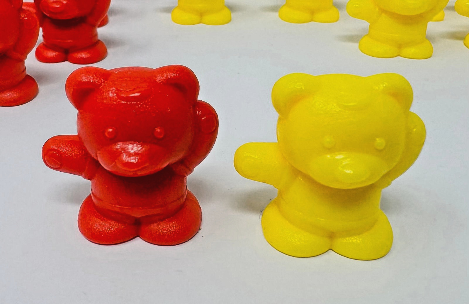 Lot of 170 Plastic Teddy Bear Counters Math Manipulatives Red Yellow Blue Green