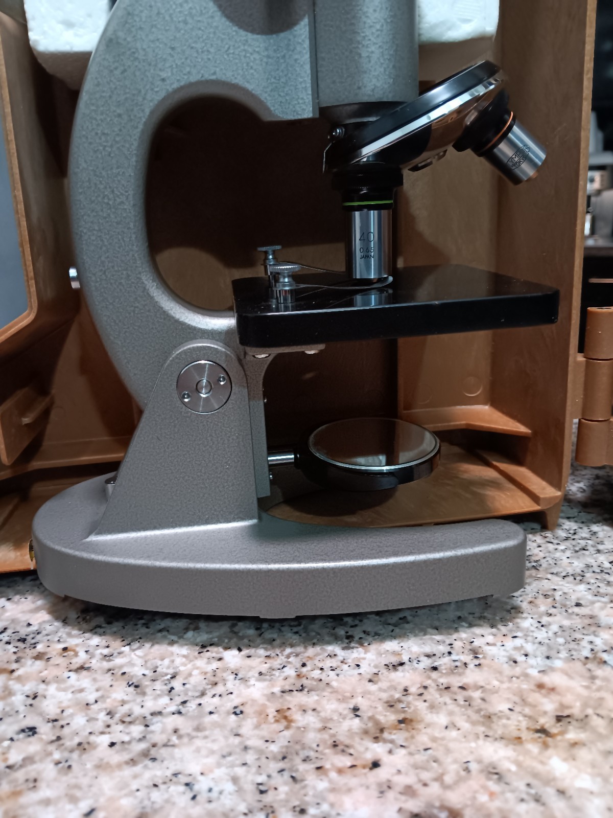 Vintage Olympus Tokyo B7133 Microscope With 7x And P15x