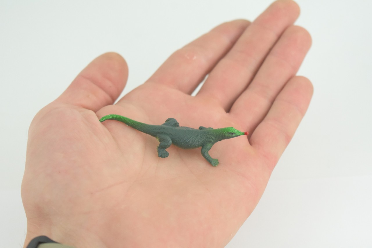 Toy Lizard North American Green Anole, Hand Painted Rubber Toy 2.5″ WR37B197