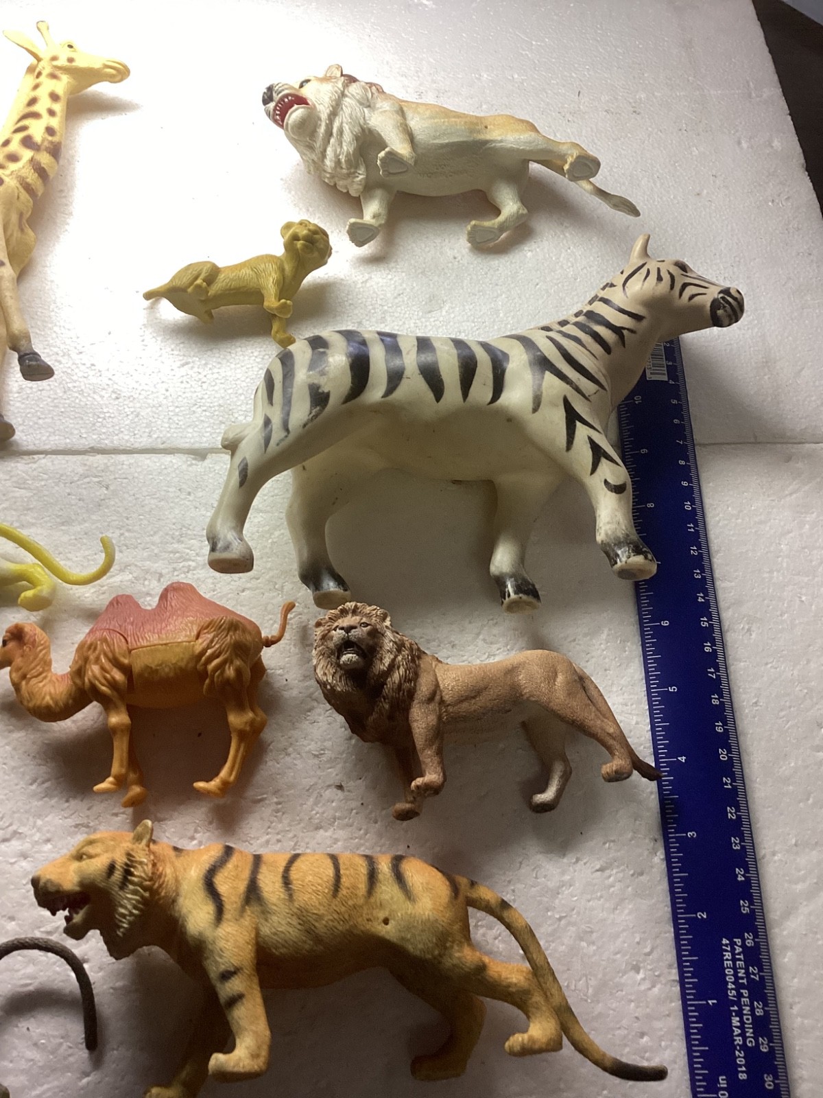 Vintage Mixed Plastic Safari Zoo Jungle Wild Animals Lot of 10.