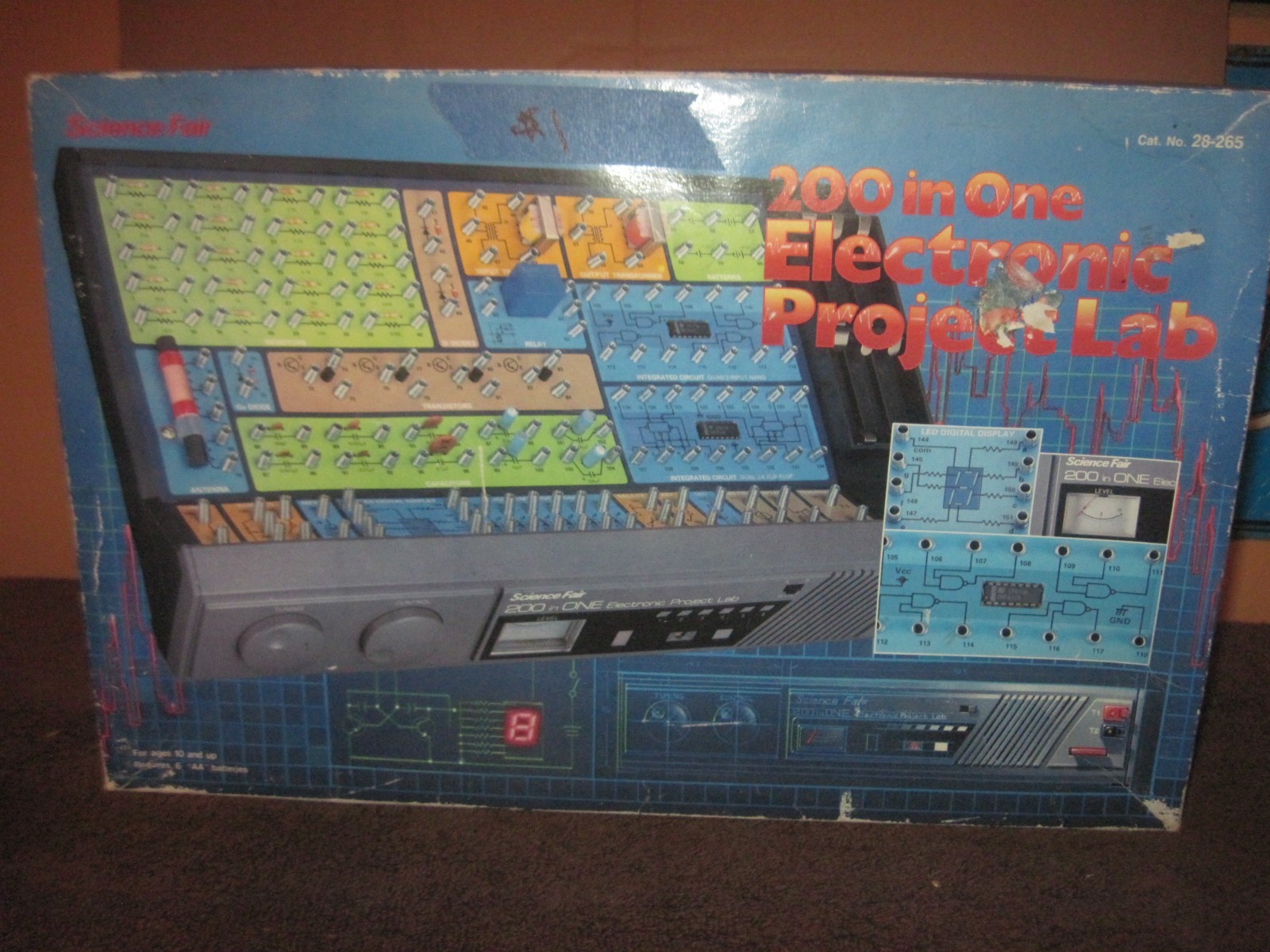 Radio Shack 200 in One Science Fair Electronic Project Lab. Cat. No. 28-265