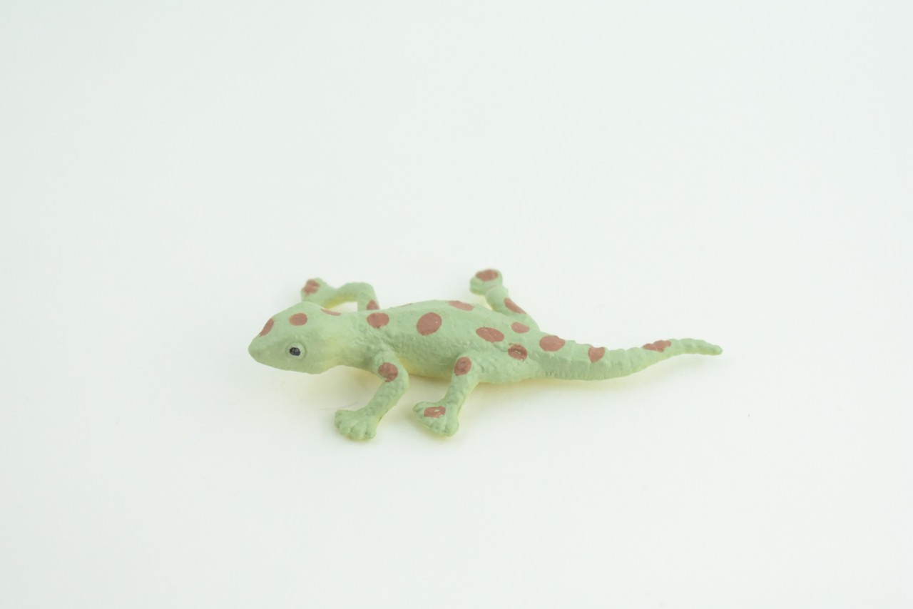 Spotted Gecko, Toy Lizard, Realistic Hand Painted Rubber, 2.5″ WR46 B197