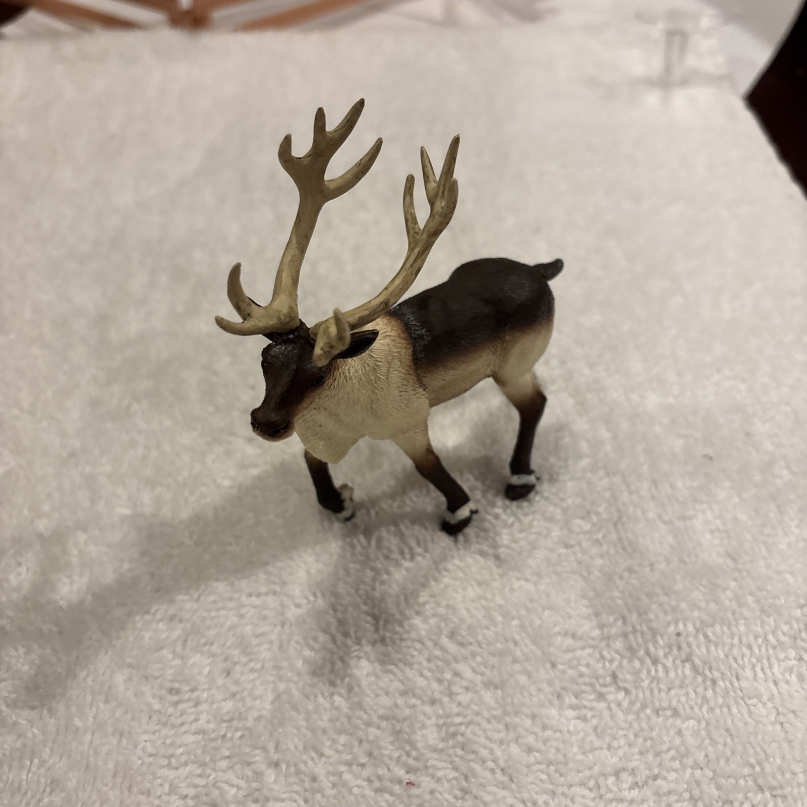Safari Ltd Animals Lot Of 4 Eagle Reindeer Coyote And Golden Retriever 2000’s