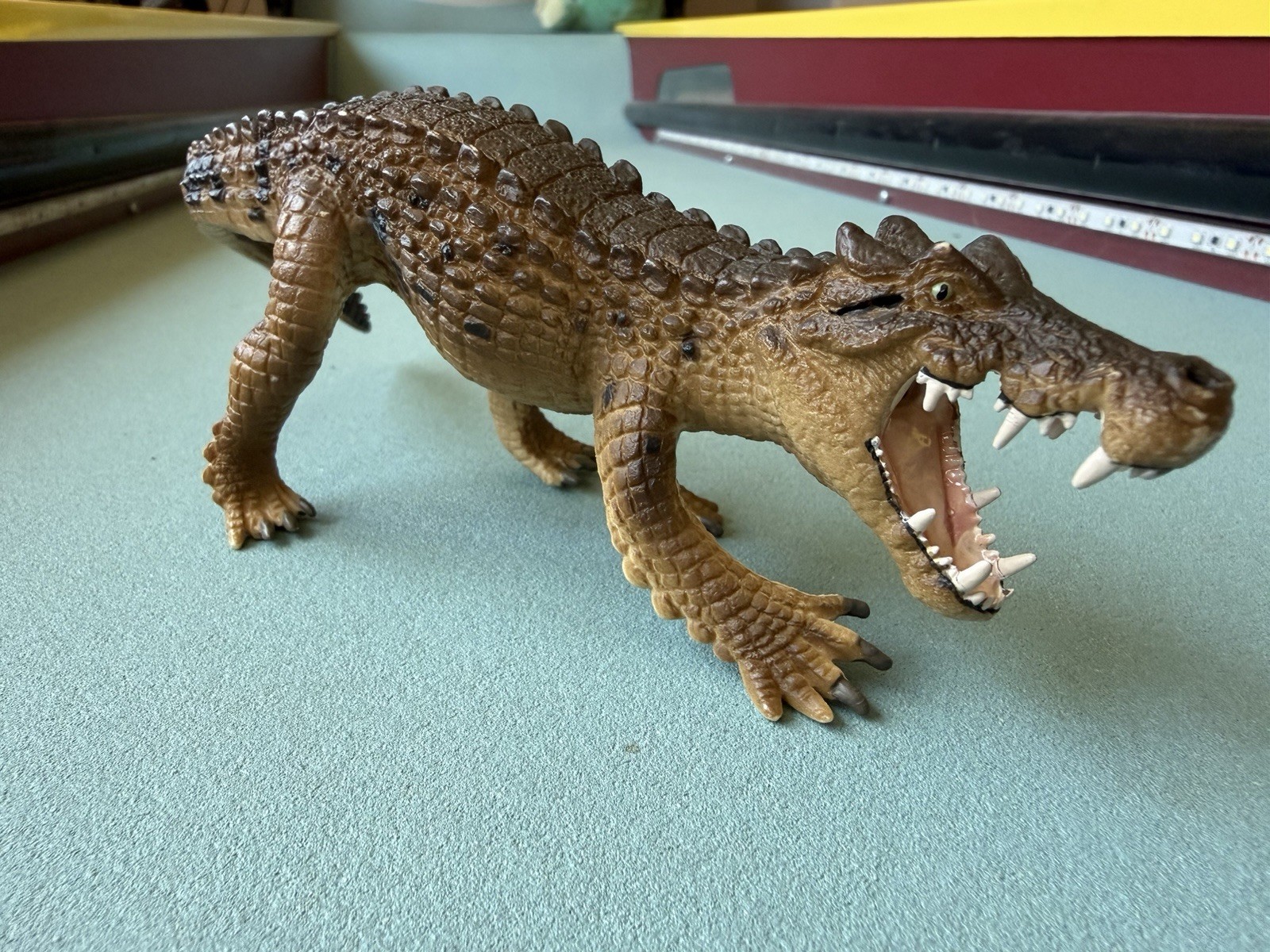 Safari Ltd 2010 Kaprosuchus Figure Prehistoric Crocodile Alligator Jurassic Toy