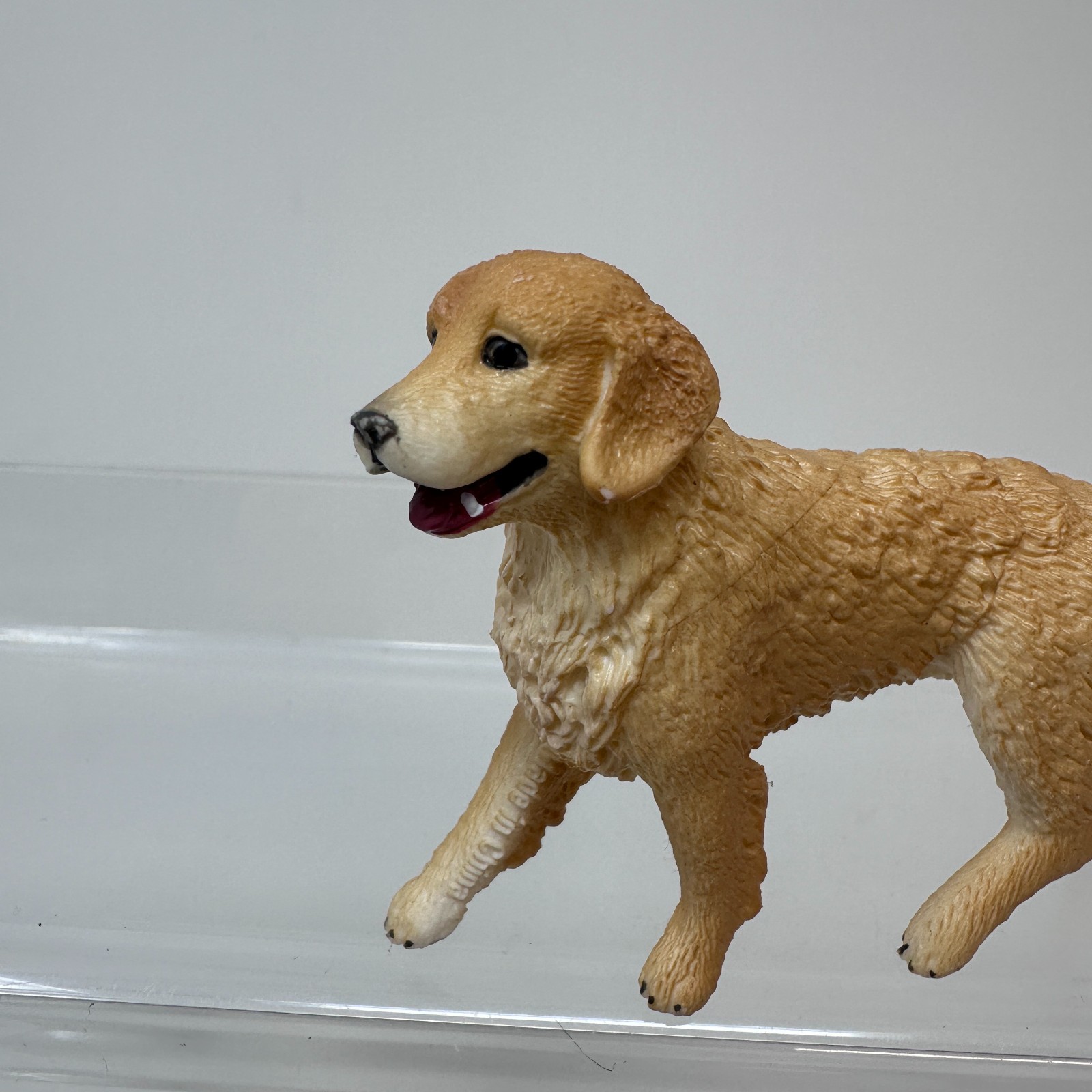 Schleich Golden Retreiver Figure Adult Dog Animal Toy Pet Figurine 3″ 2013