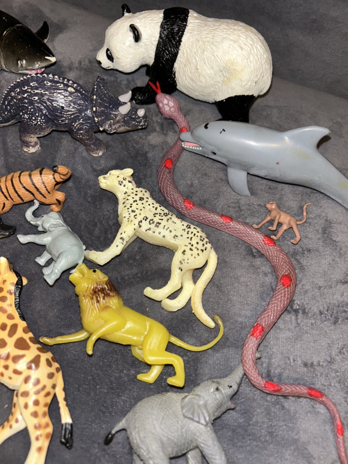 HUGE Mixed Lot Safari K&M Wildlife Sea Creatures Vintage & New Figures Toys LOOK