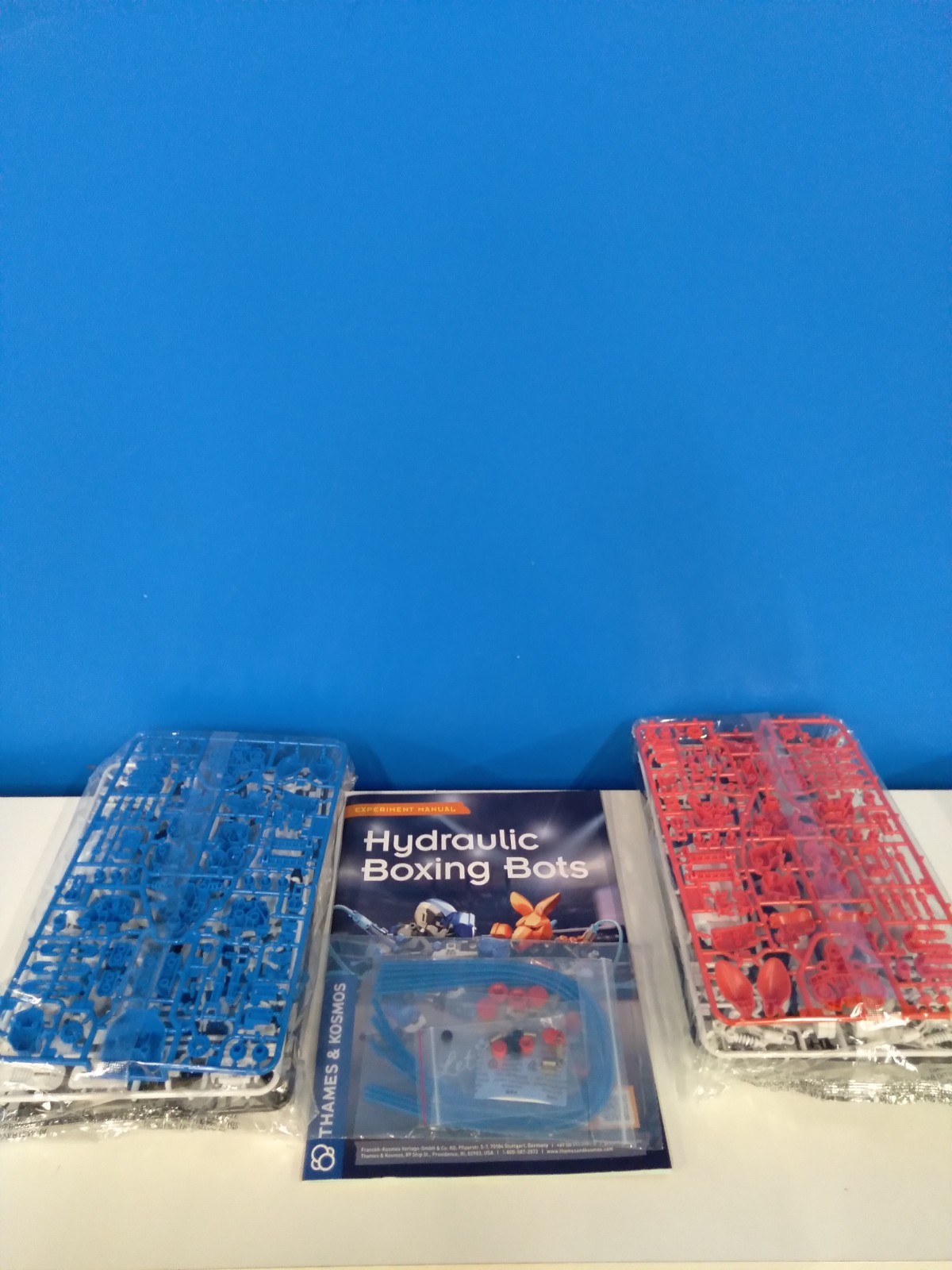 NEW open box Hydraulic Boxing Bots STEM Experiment Kit – Thames & Kosmos