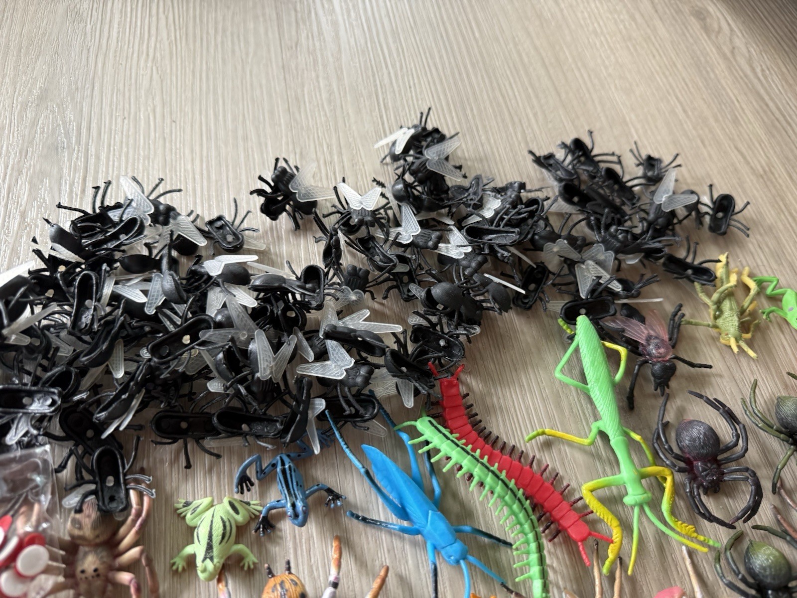 Giant Lot Of Rubber Plastic Insects Bugs Toy Figures Spider Beetle Lizards Flies