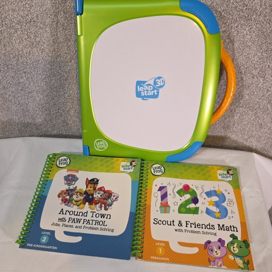 LeapFrog Leap Start 3D Interactive Learning System Includes 2 Book- Tested