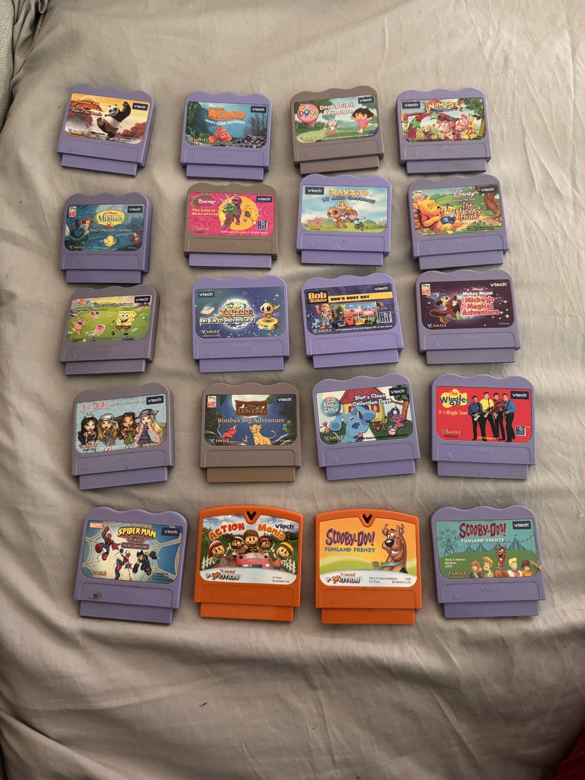 Big 20 VTech V.Smile & V.Motion Game Lot Disney Scooby Doo Spider-Man SpongeBob