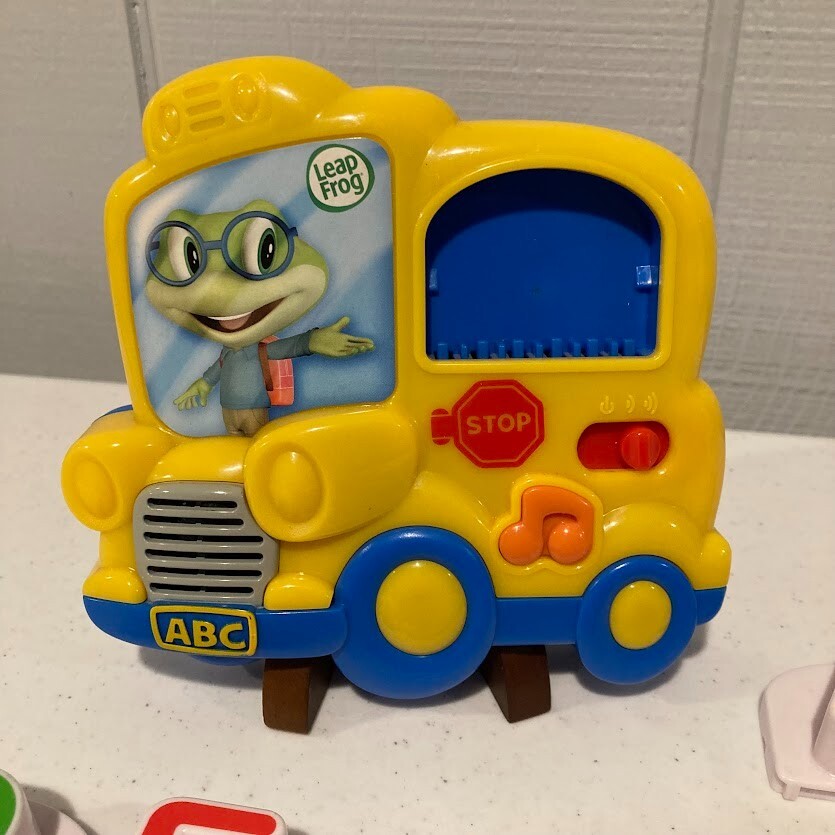 LEAP FROG Fridge PHONICS BUS Magnetic 26 Letters Sounds Songs TESTED LEAPFROG