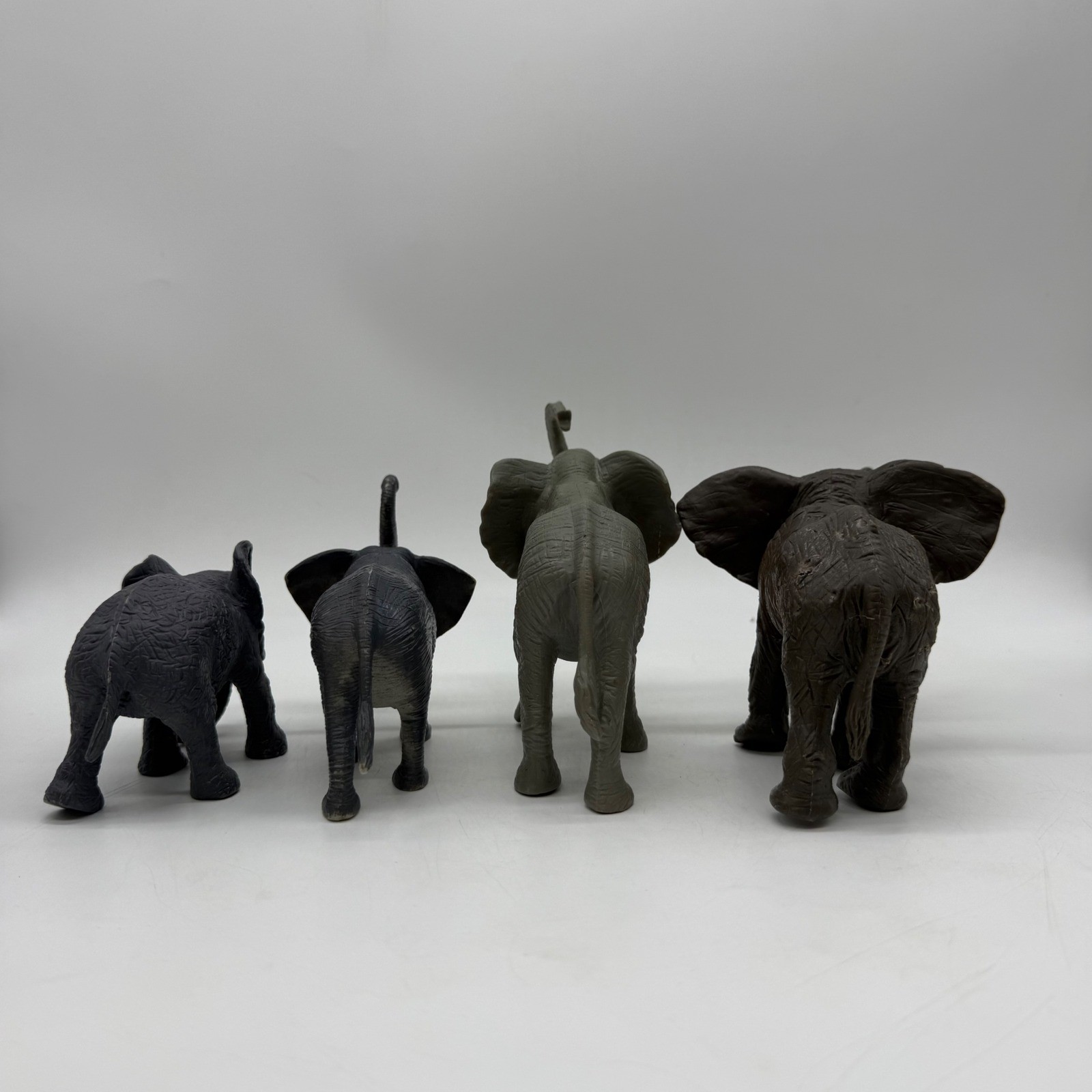Unbranded Elephant Toy Figurines Kids Small Multi Safari Animal Plastic Lot 4pc