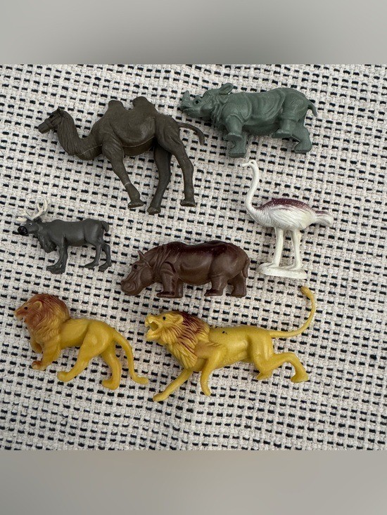Vintage Plastic Safari Animal Toy Lot (7 Total)