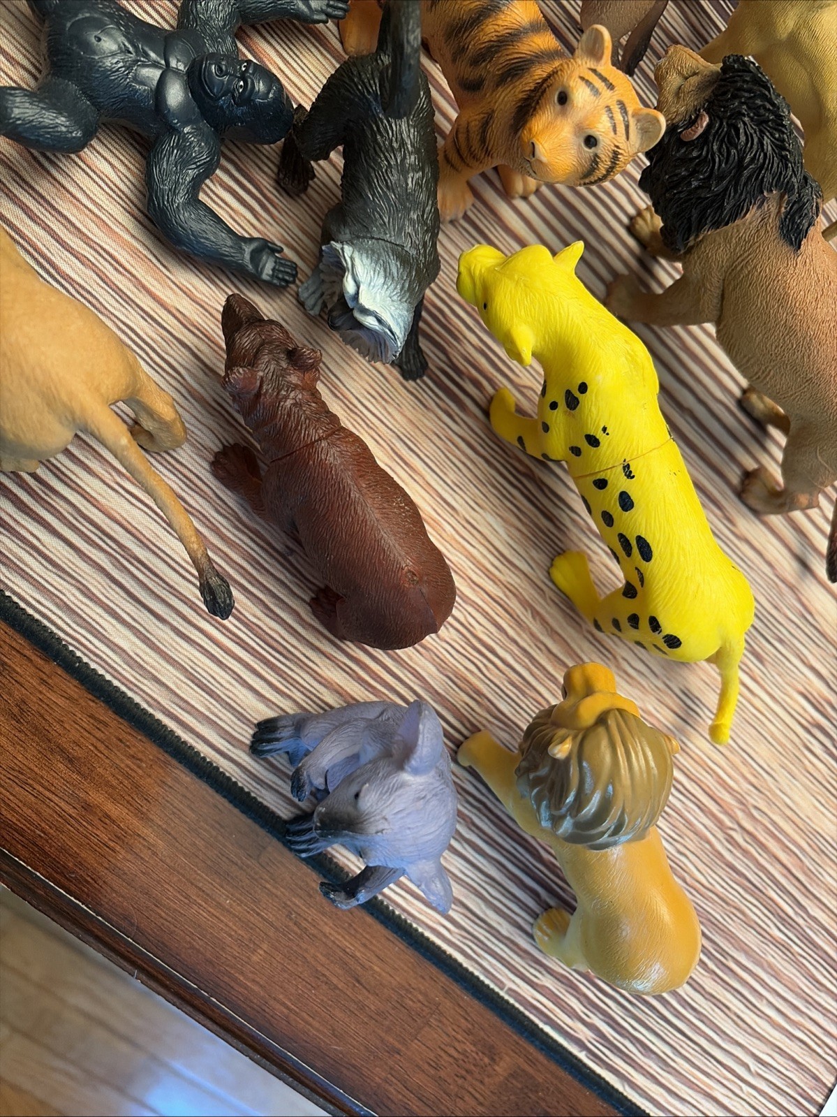 Mixed Lot Of 28 Plastic Animals Animal Figures