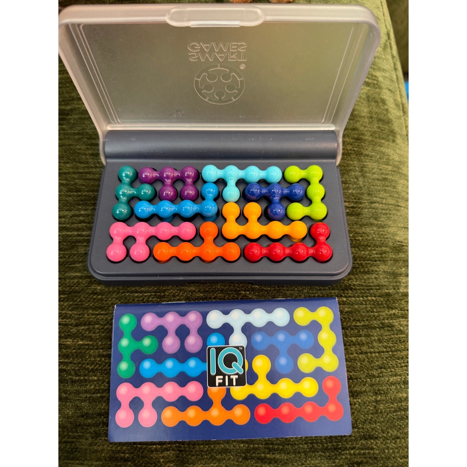 SmartGames IQ Fit travel game 120 different 3D puzzles