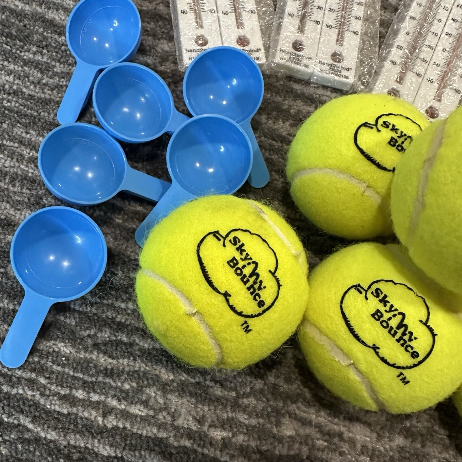 Science Kit Thermometers 6 Small 1 Large 6 Tennis Balls 6 Scoops HMH Lab Kit New