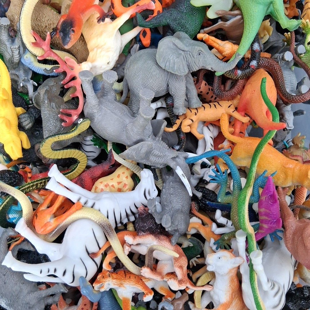 Vintage 236pc Lot Plastic Rubber Wild Animals Dinos Reptiles Bugs Safari & More