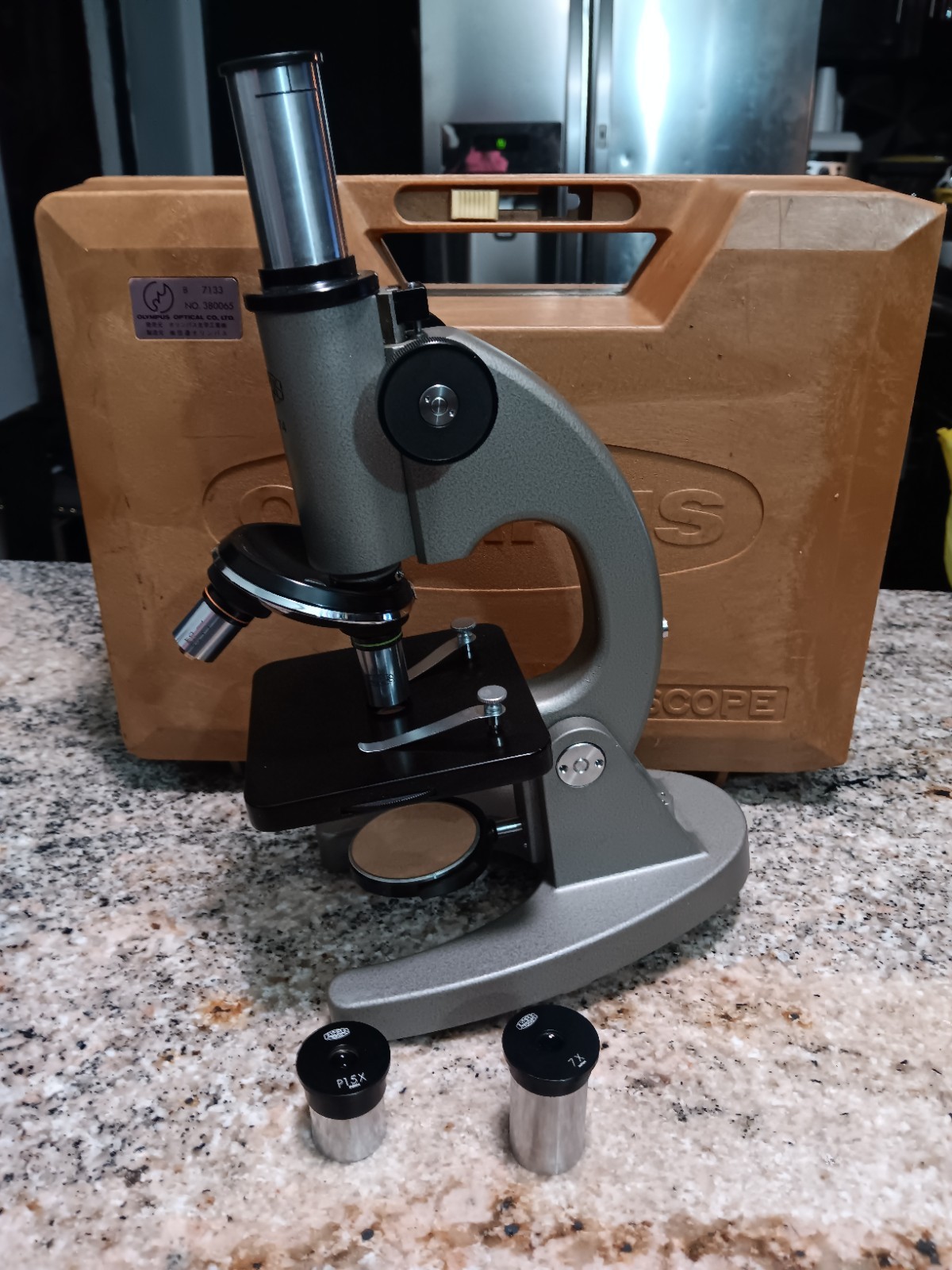 Vintage Olympus Tokyo B7133 Microscope With 7x And P15x