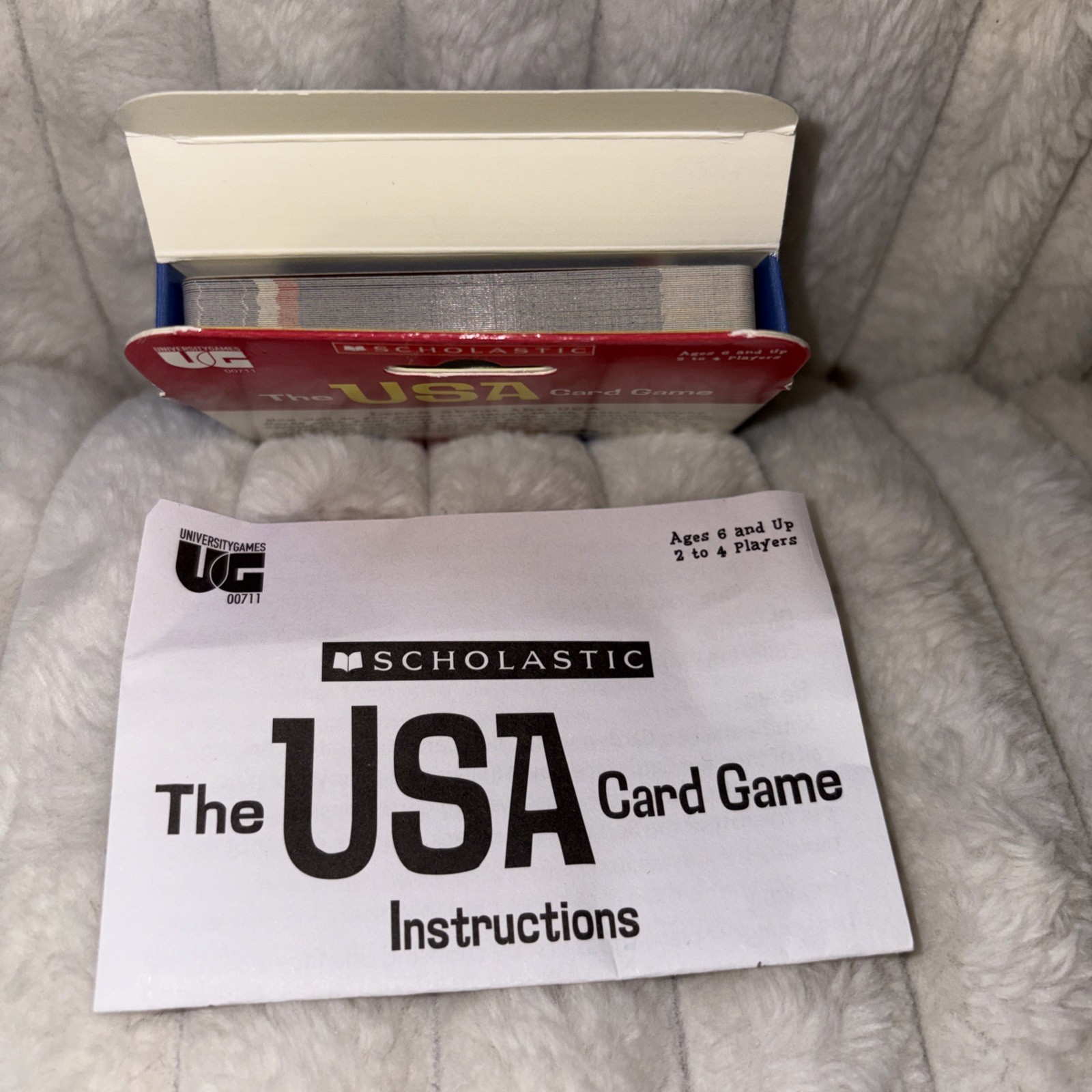 University Games Scholastic The USA Card Game Travel Trivia 2-4 Players Ages 6 +