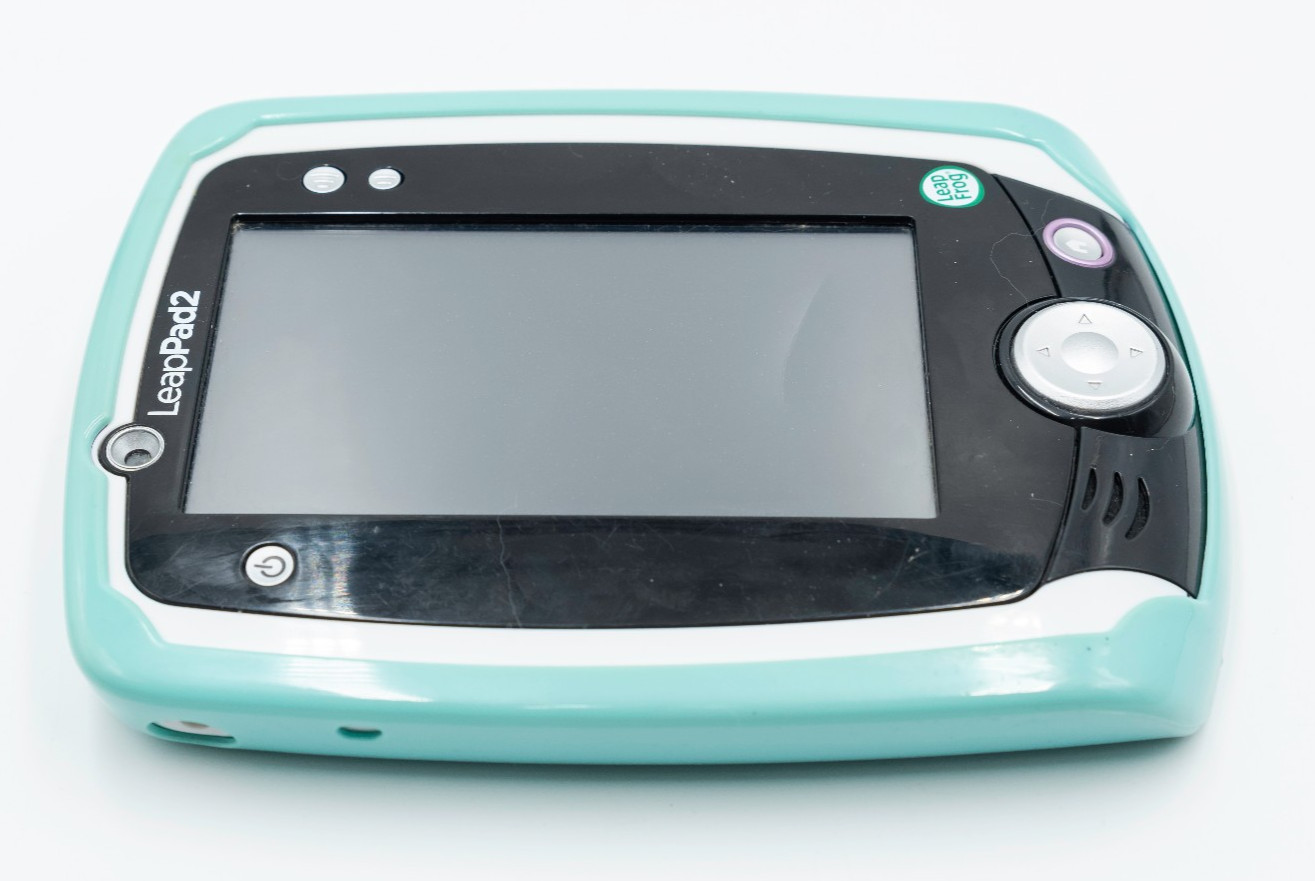 LeapFrog LeapPad 2 4GB Learning Tablet – Parts/Repair ( Not Tested )