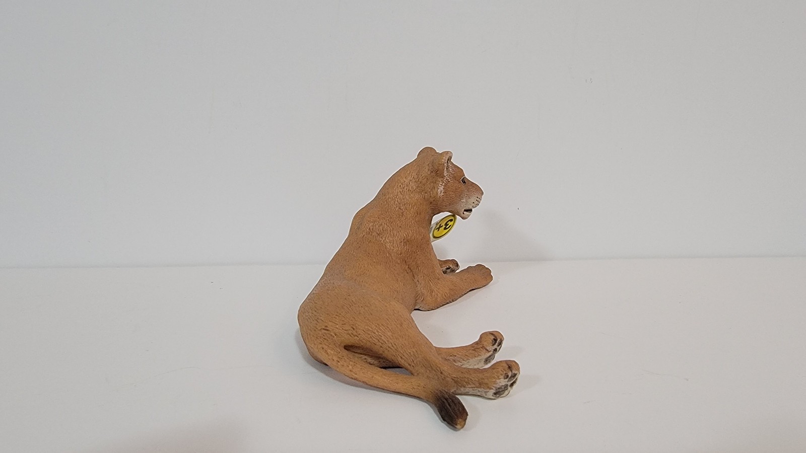 Schleich Lying Down LIONESS Female Lion African Animal Figure 2007 Retired 14375