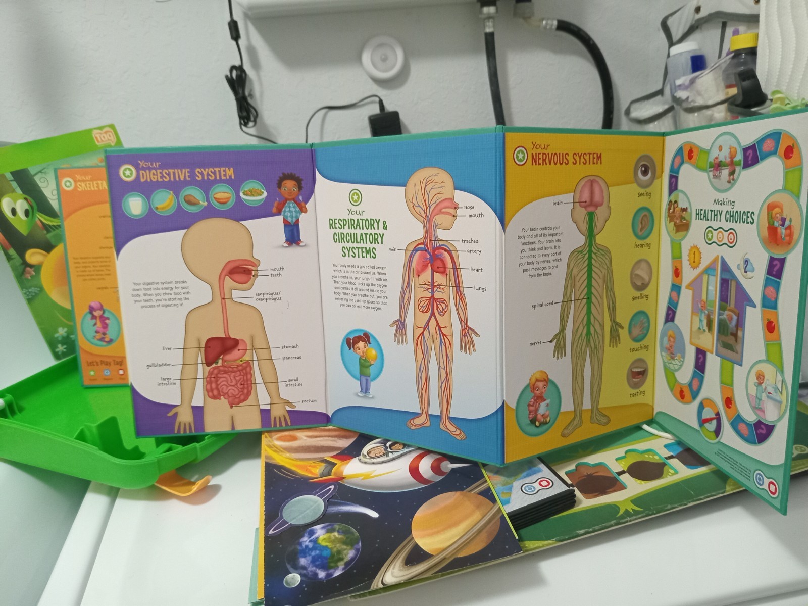 LeapFrog Tag Reading System Bundle- 2 Pens-Case- 4 Books – Map-cables-car Charge