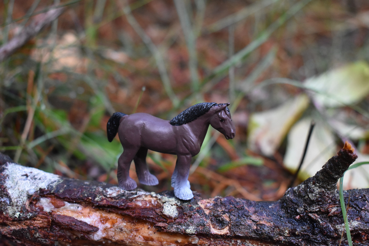 Toy Horse, Clydesdale, Brown, Plastic Realistic Farm Model 2.5 Inches F7022 B97