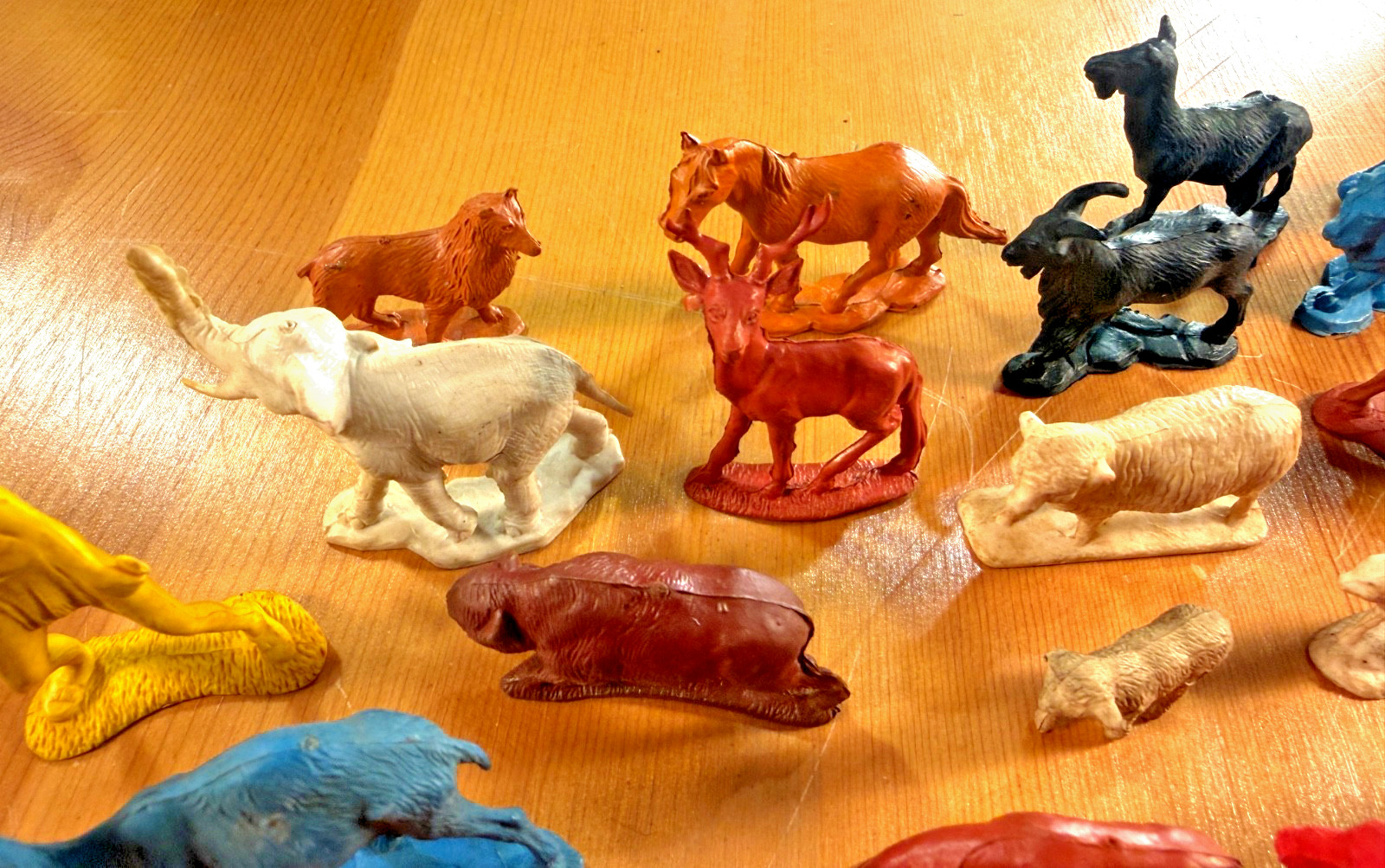 AUBURN RUBBER COMPANY ANIMAL LOT OF TWENTY NINE ANIMALS WILD FARM DOMESTIC HUGE