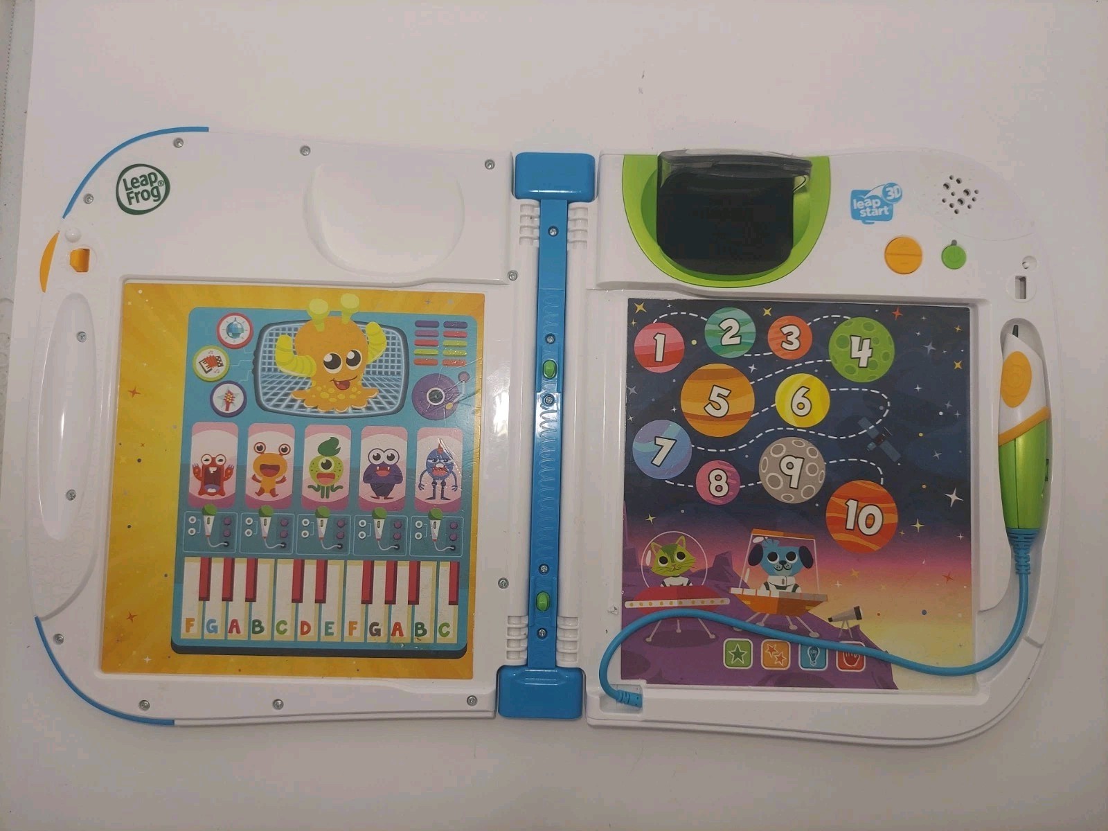 LeapFrog LeapStart 3D Interactive Learning System With 5 Books Working