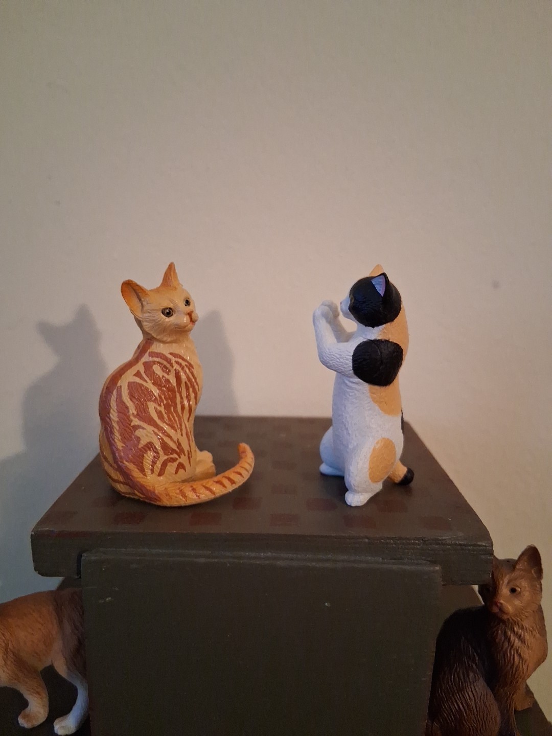 Miniature 7 Cats Figure Lot of Hard Plastic. 2 “