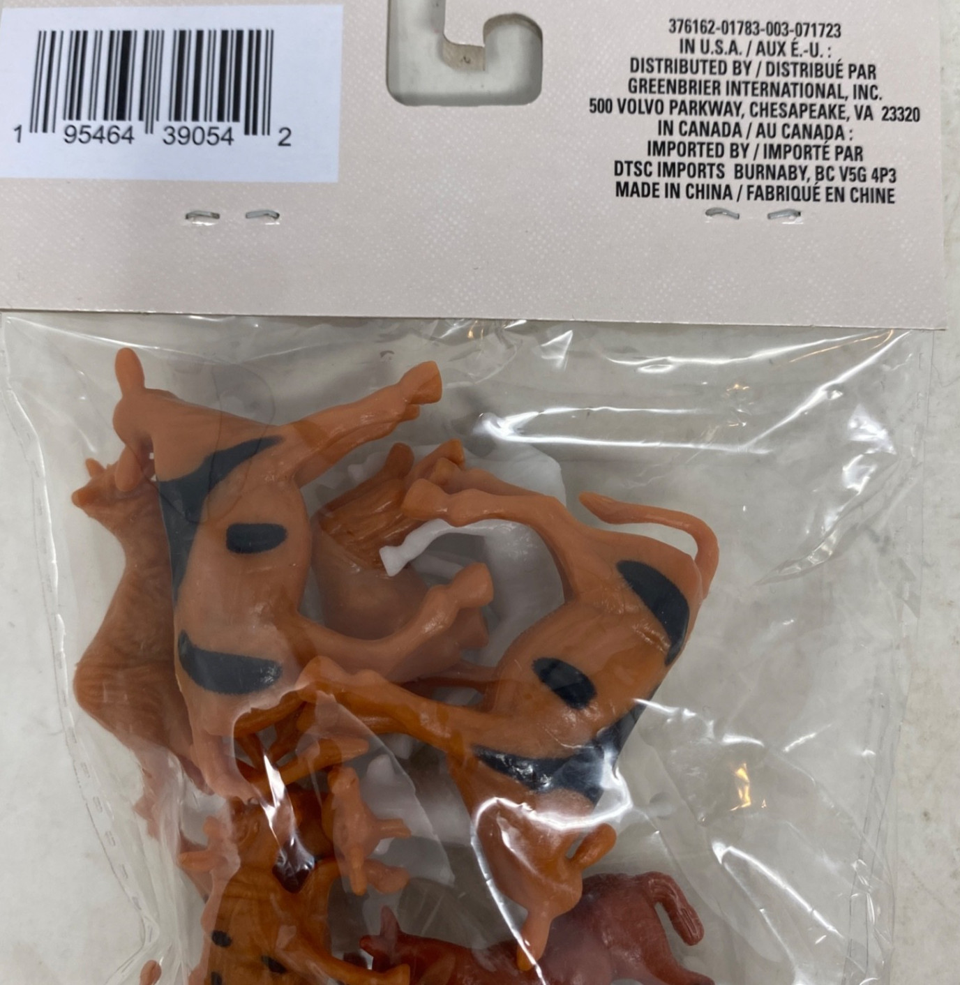 Wild Creatures Farm Animals 16 Piece Plastic Animals Playset Toy New