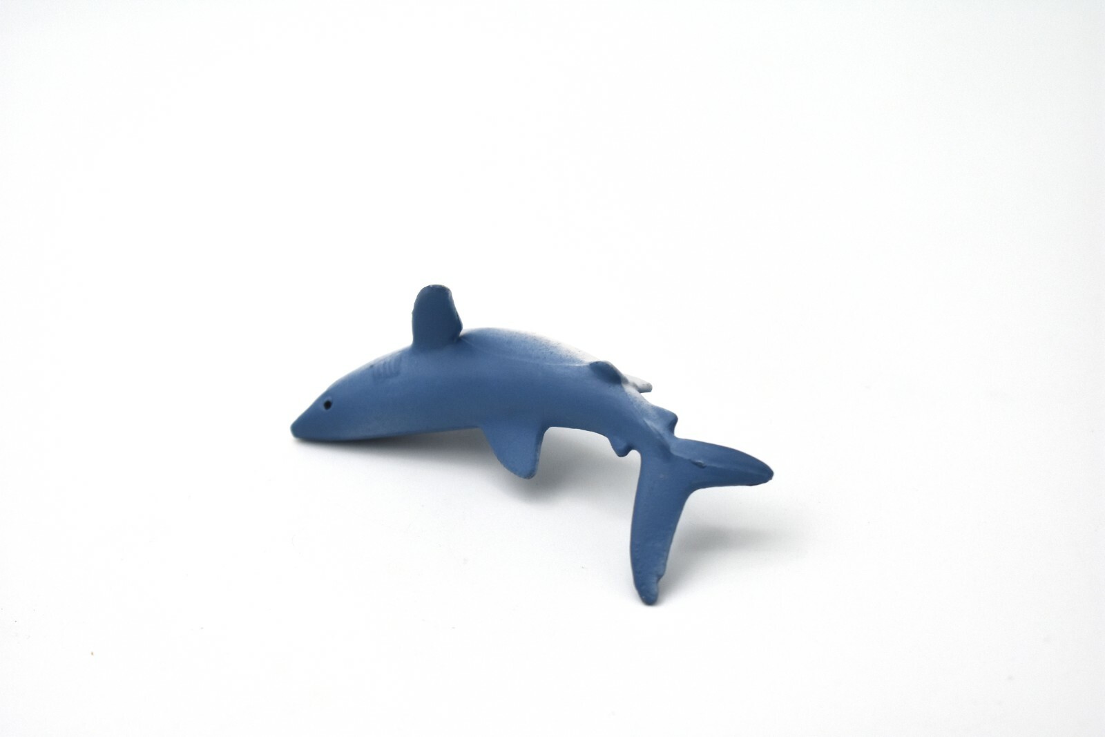Mako Shark Toy, Very Nice Plastic Replica 3″ SF01 B51