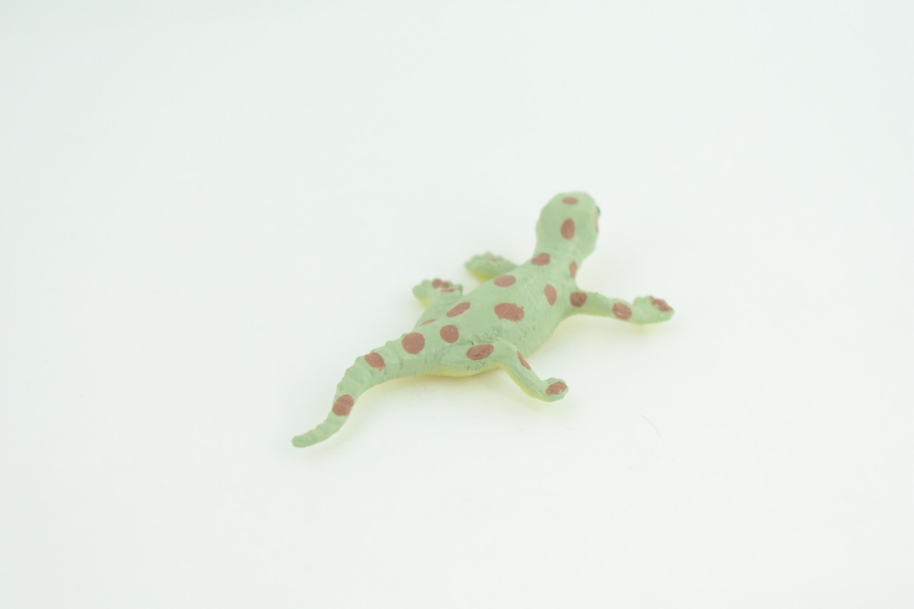 Spotted Gecko, Toy Lizard, Realistic Hand Painted Rubber, 2.5″ WR46 B197