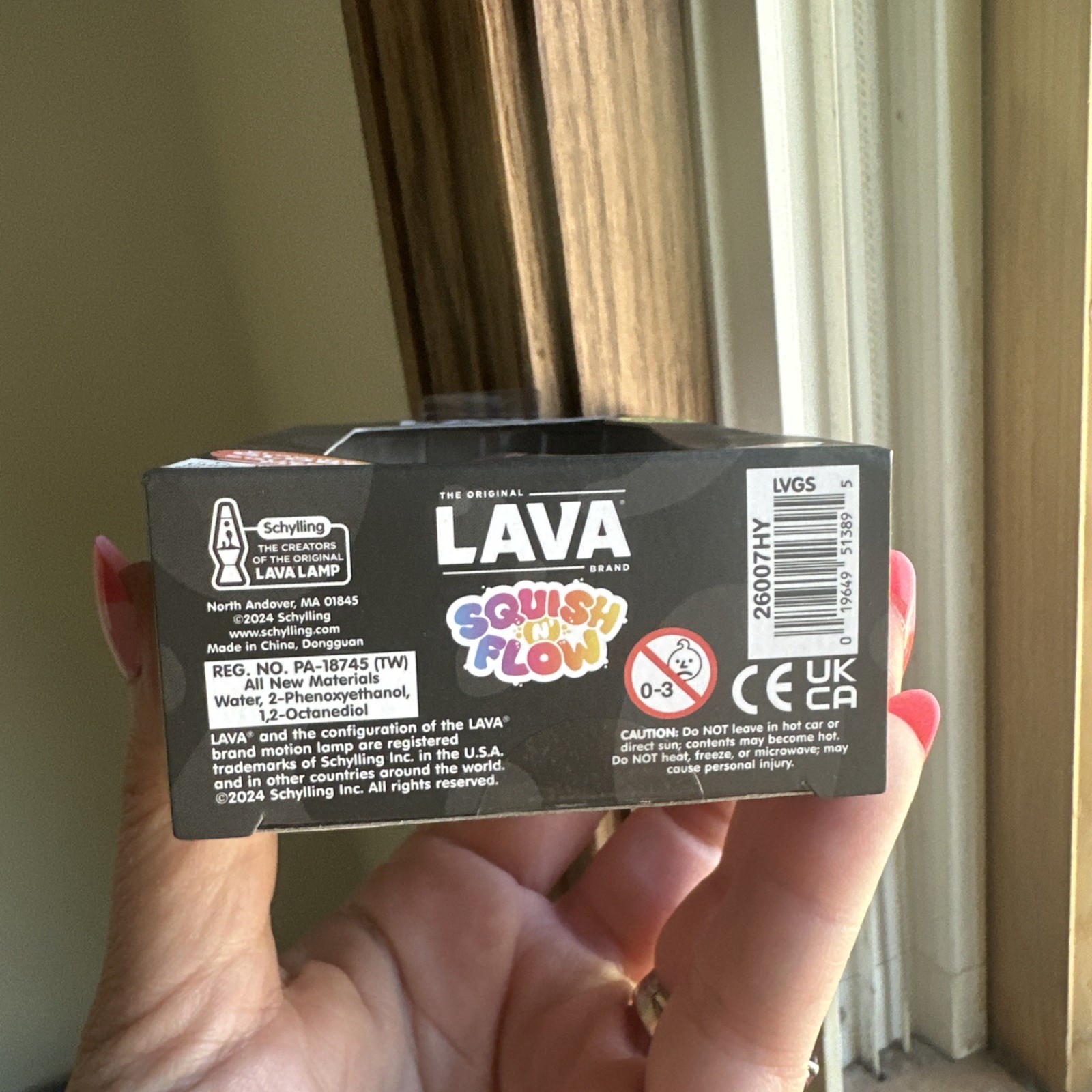 SCHYLLING Lava Squish & Flow Glow in The Dark Purple. Original Lava Lamp