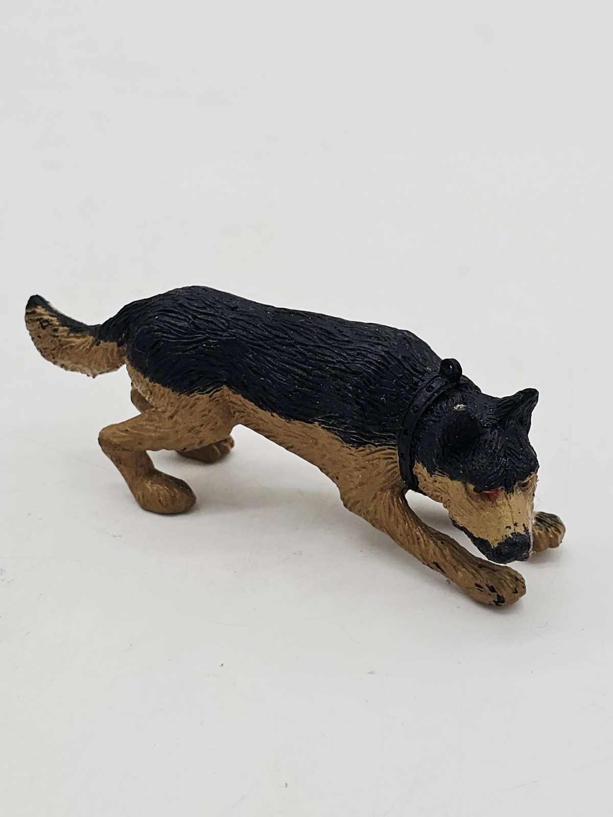 Lot of 4 Plastic Toy Animals Figures Lion Elephant Wild Dog 3.5″ long appx.