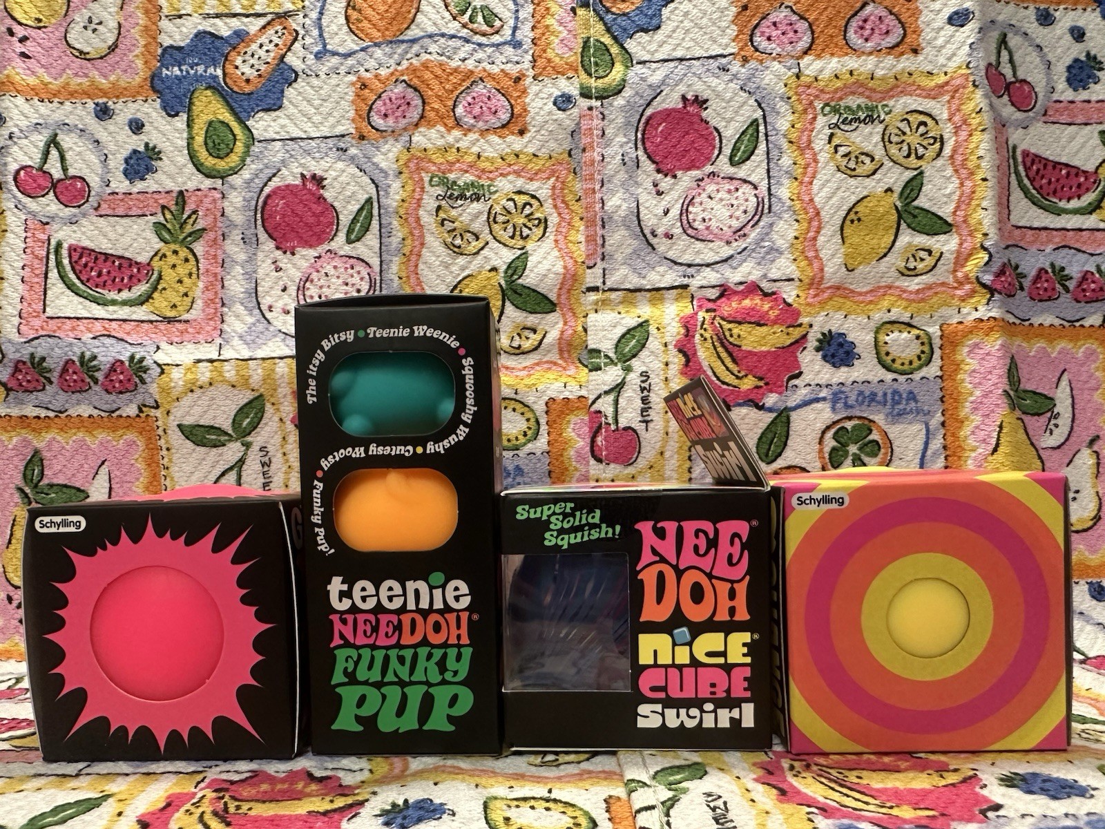 NEW❤️NeeDohs🌸Glow In The Dark🐶 Funky Pups💜💕💙Nice Cube Swirl💗Color Change🥳