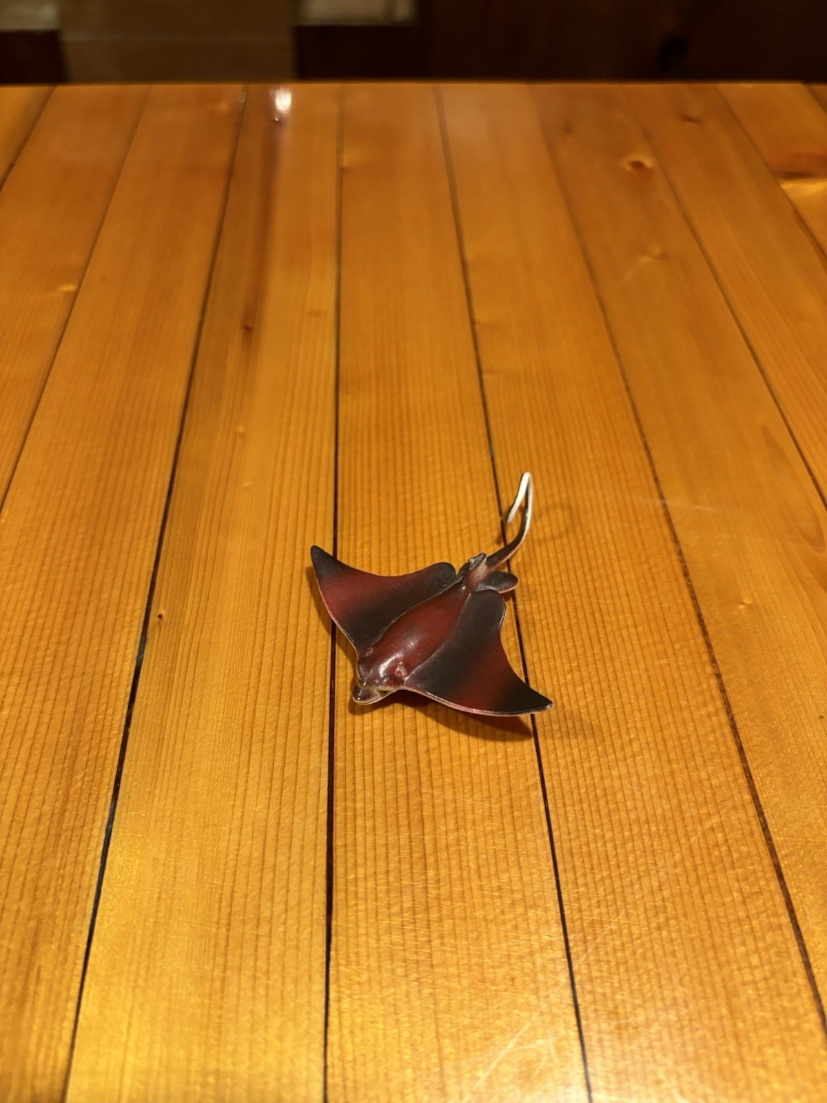 Maroon Red/Brown Manta Ray