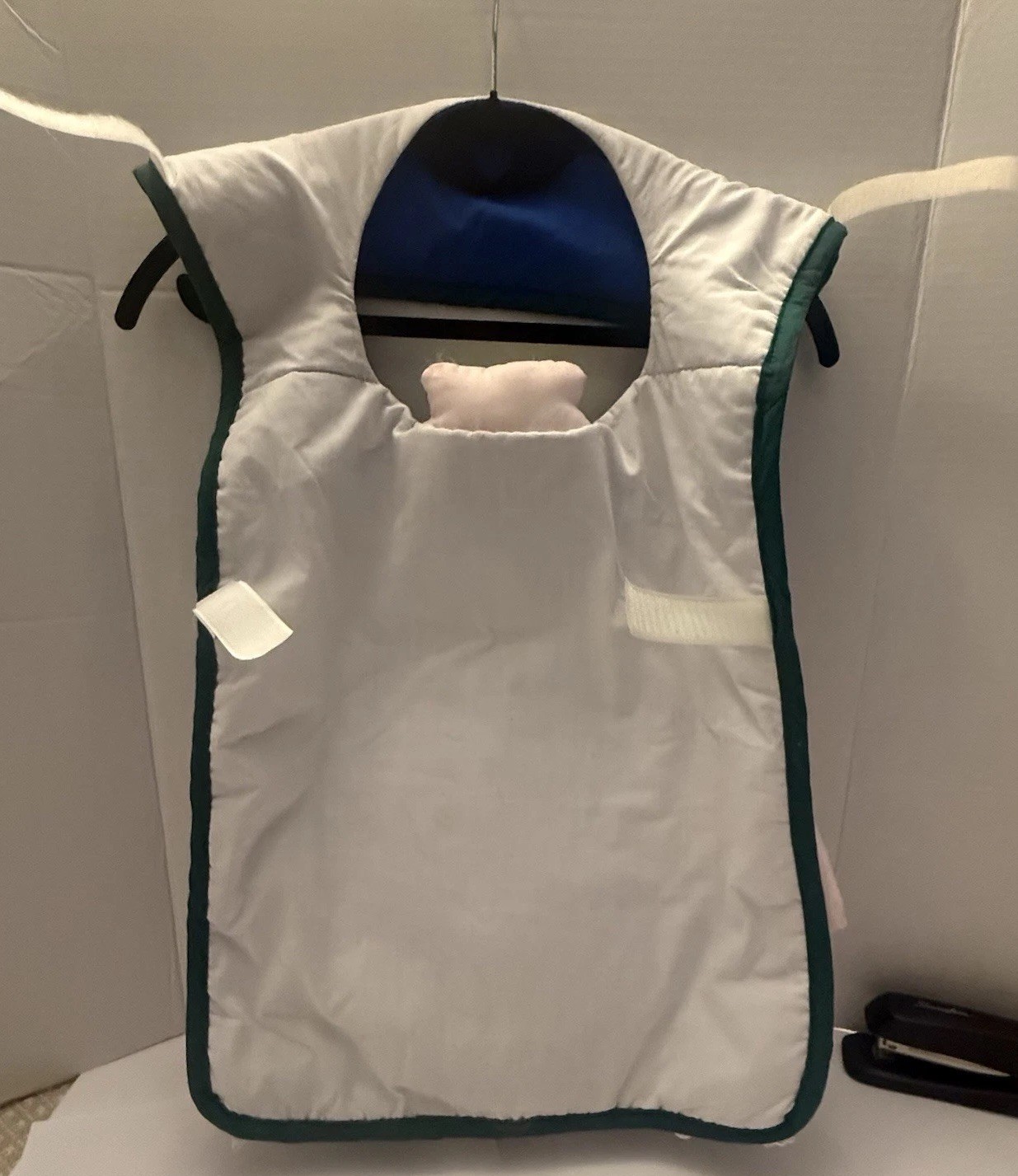 Lakeshore Storytelling Apron Plus 1 Food Kit