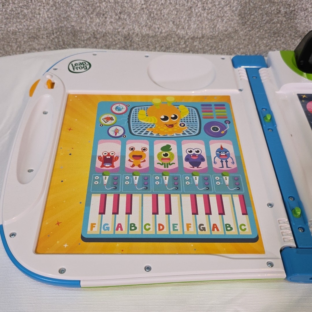 LeapFrog Leap Start 3D Interactive Learning System Includes 2 Book- Tested