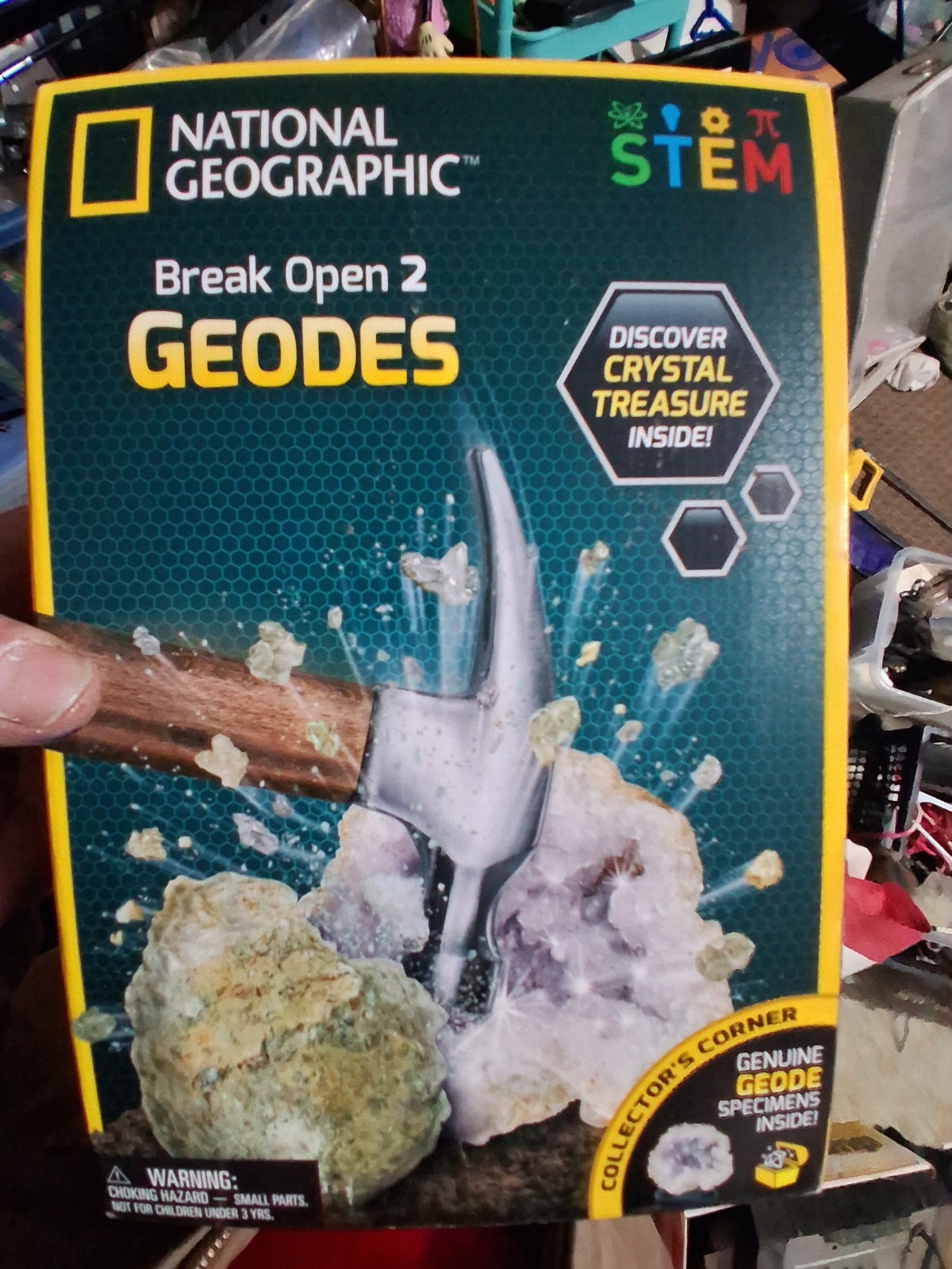 National Geographic STEM Geodes Kit 2 Geodes, Goggles, Guide 8-11 Years