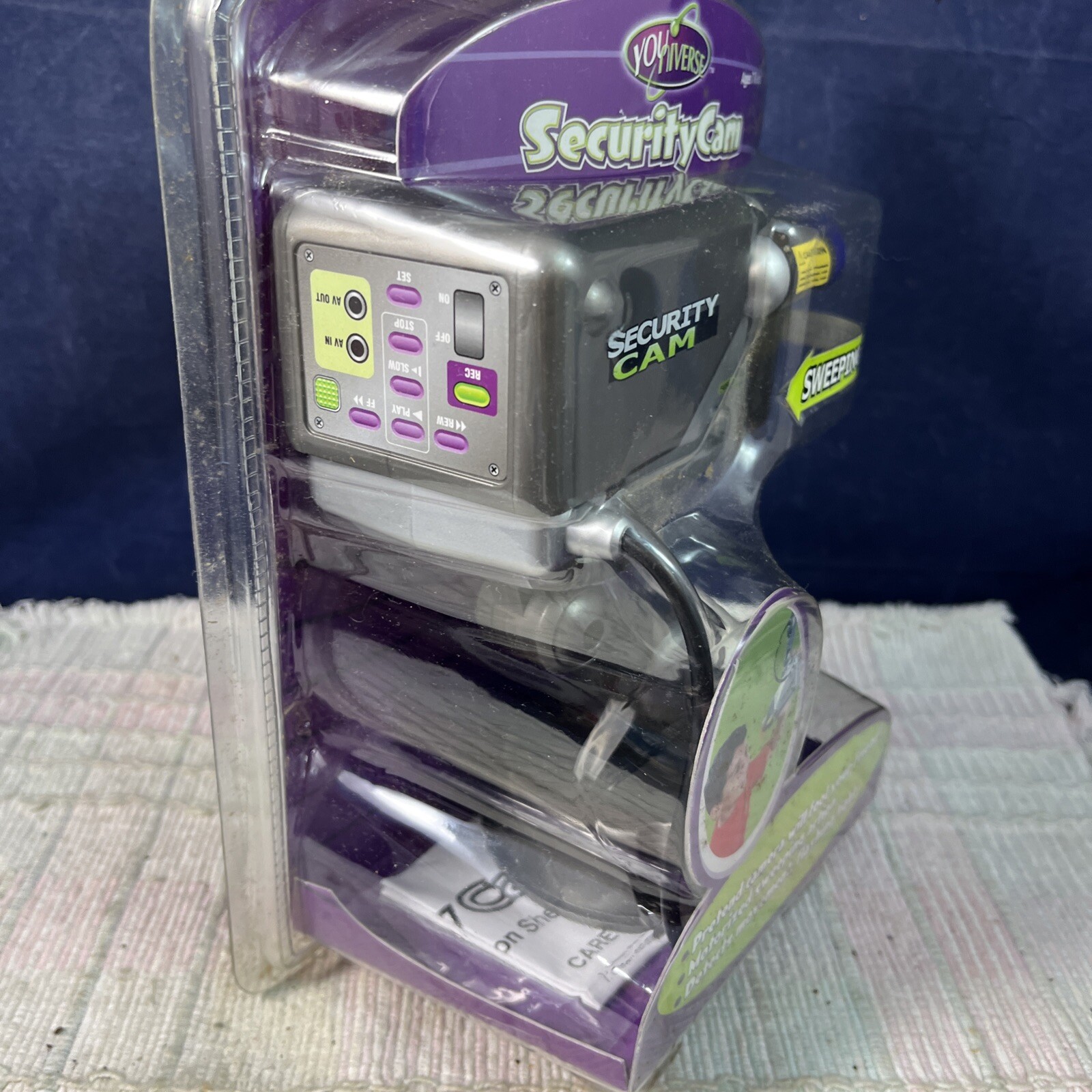 NIB Collector Toy 2004 YoUniverse Security Cam Summit Learning Machine