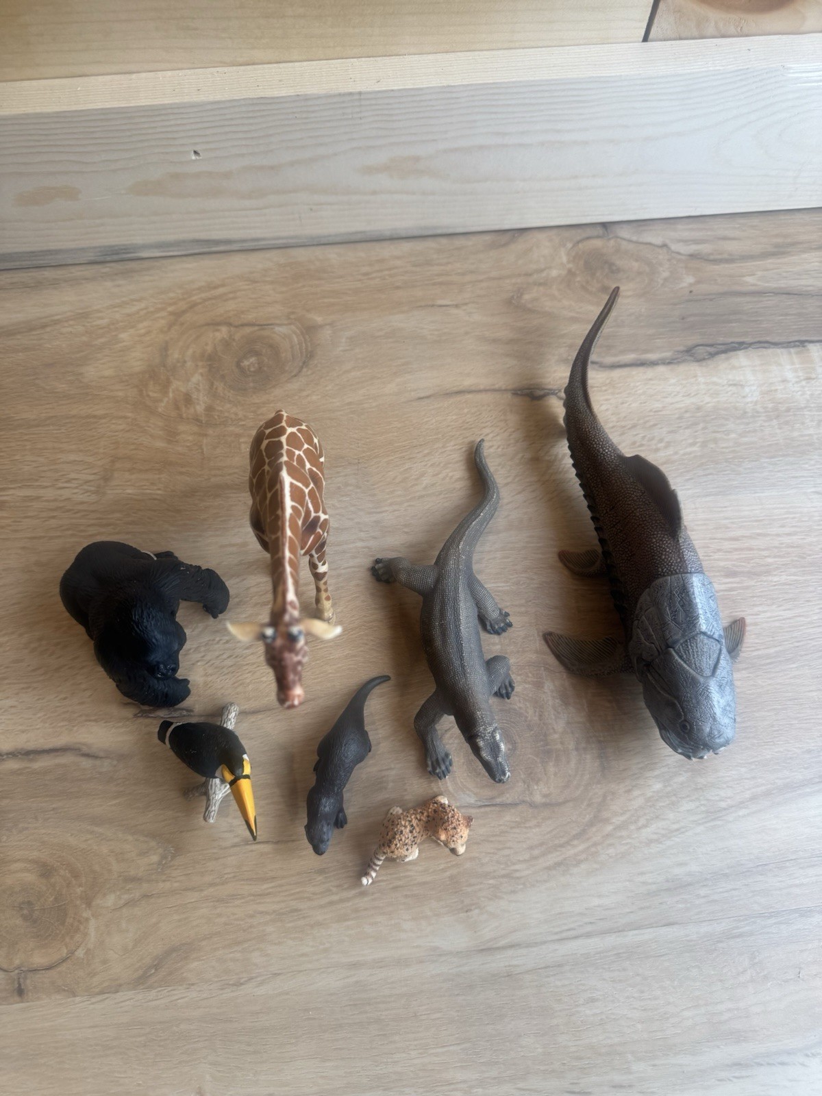 Schleich Animals Lot Of 7 Wild Jungle Gorilla Giraffe Komodo Toucan Otter More