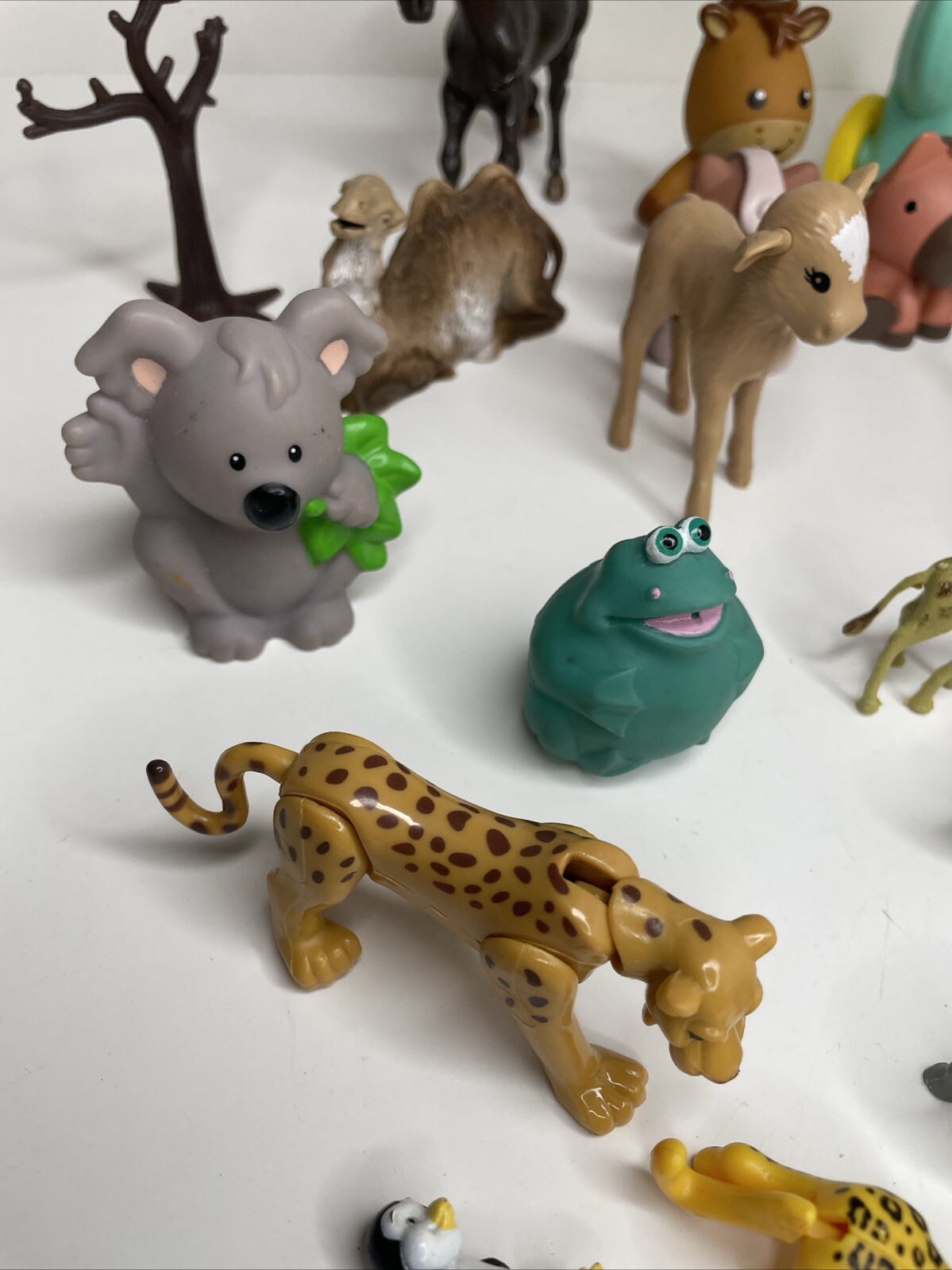 32 Lot Miniature Toy Plastic Animal Figures Mixed Sizes/Styles -Lions, Horses