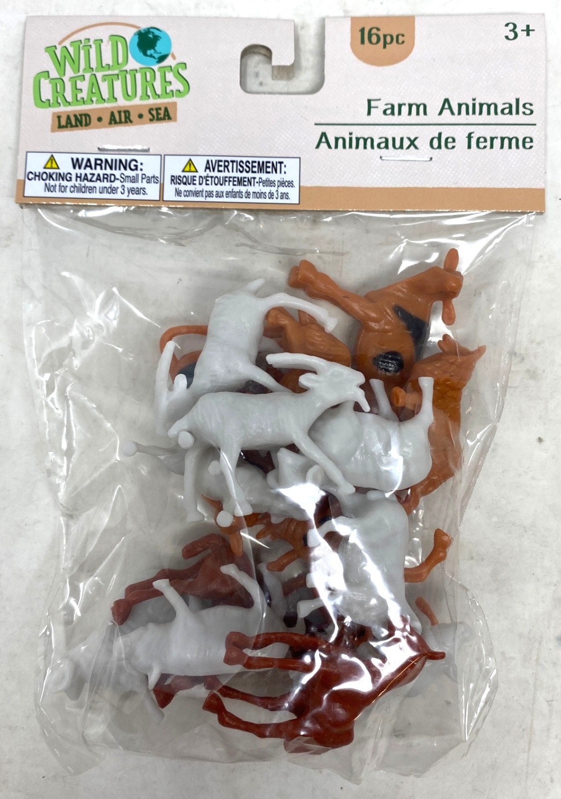 Wild Creatures Farm Animals 16 Piece Plastic Animals Playset Toy New