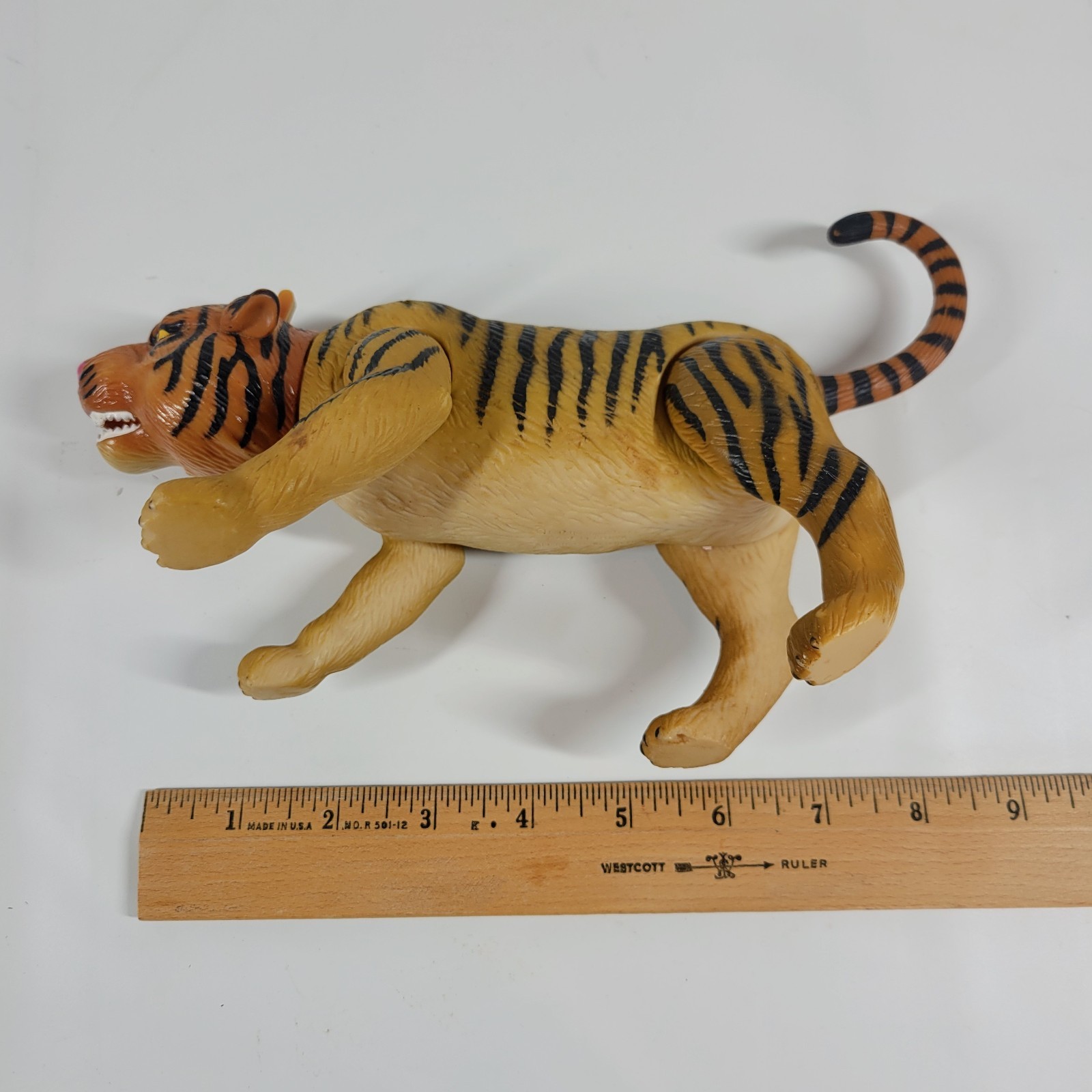 Vintage Plastic Articulated Tiger Action Figure 1987 HG Industries Toy Poseable