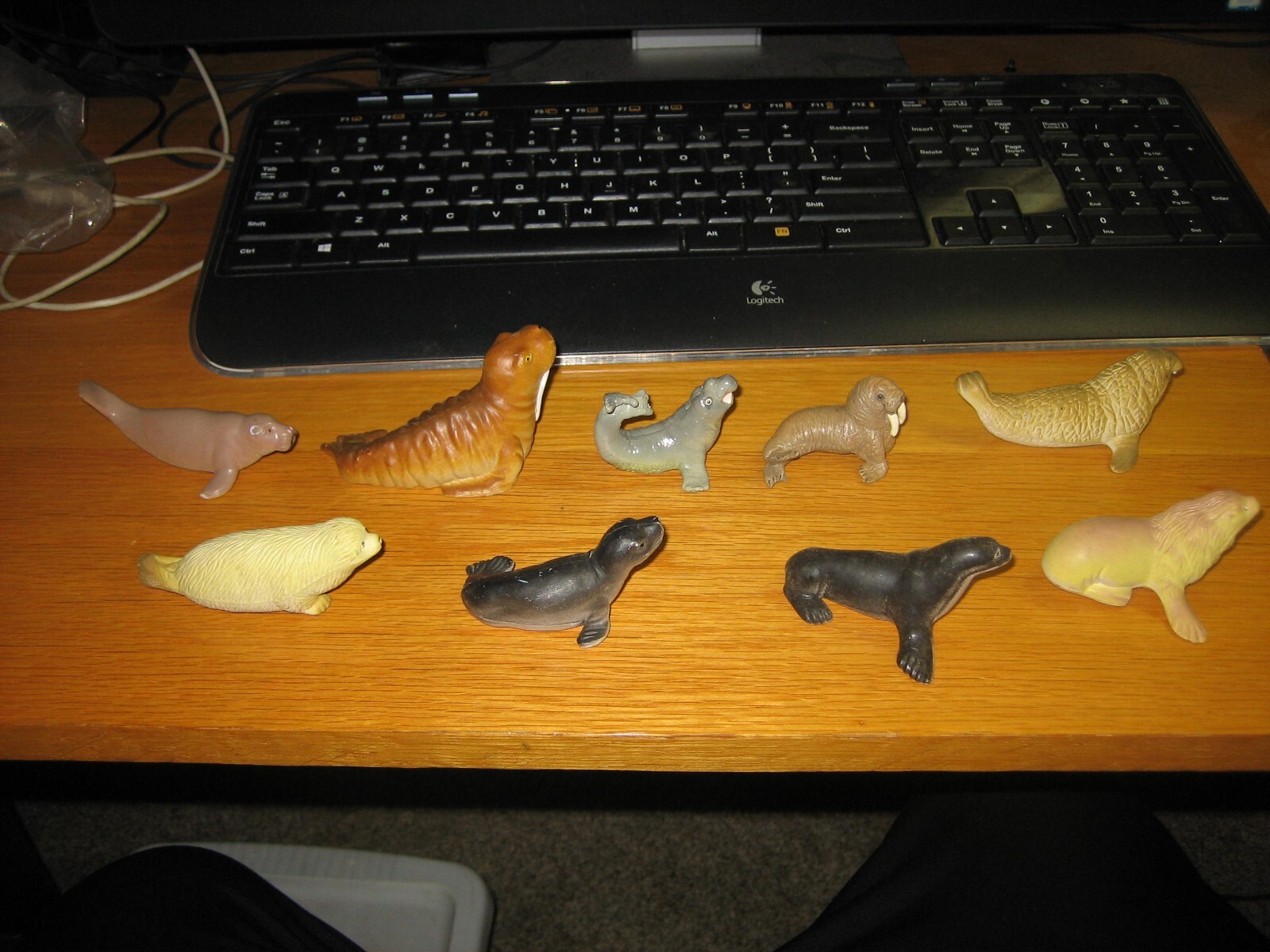 MIXED LOT OF 9 SEA MAMMALS 2″ – 3″ SAFARI,FUNRISE & OTHERS
