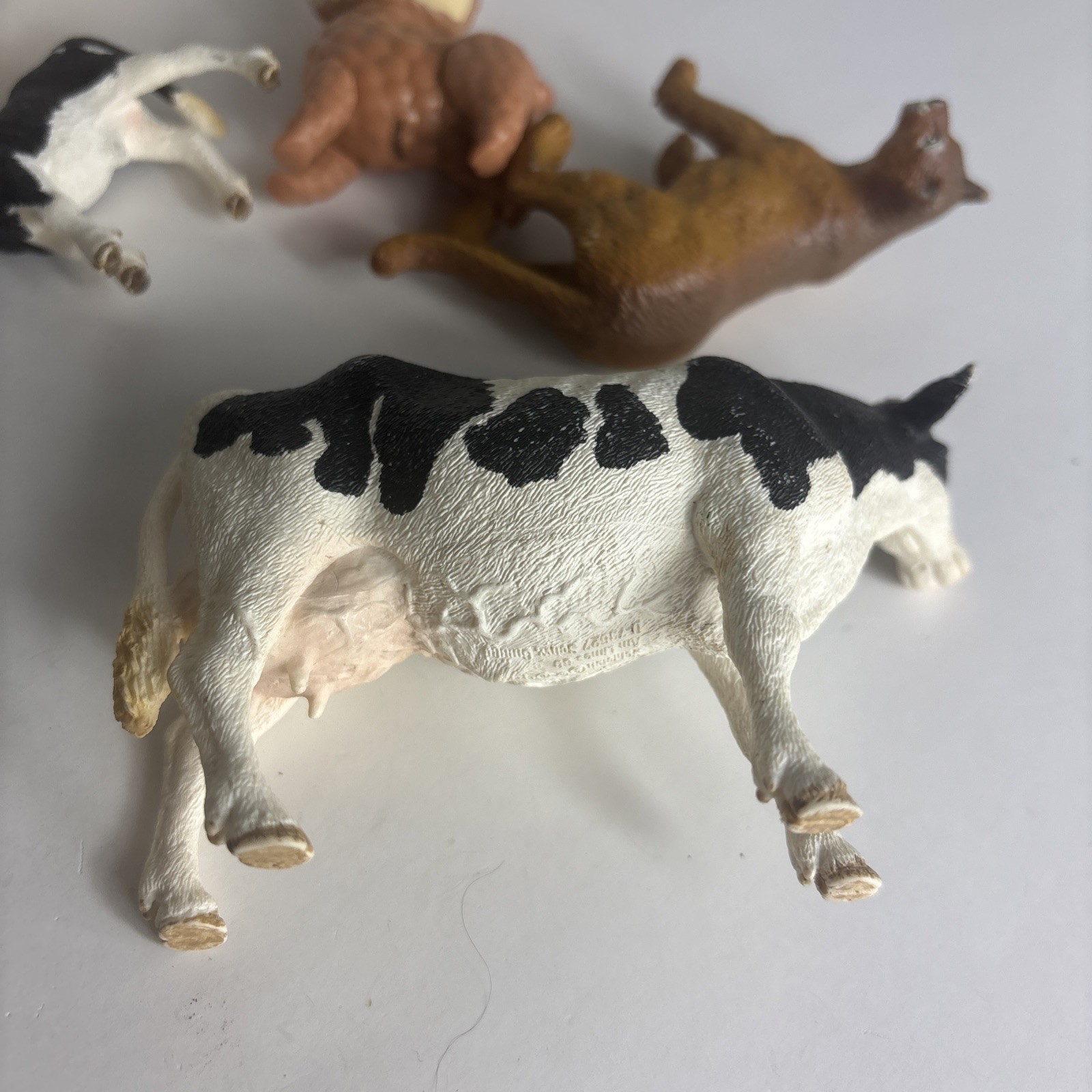 Animal Toys X 7; Schleich Cows, Schleich Pig, Unbranded Cougar, Jakks Llama