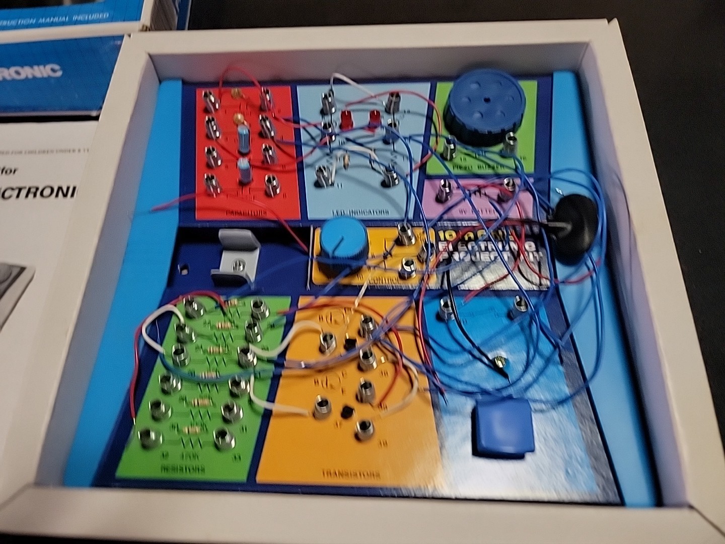 Vintage 1987 Edu Science 10 in One Electronic Project Kit with manual Fast Ship!