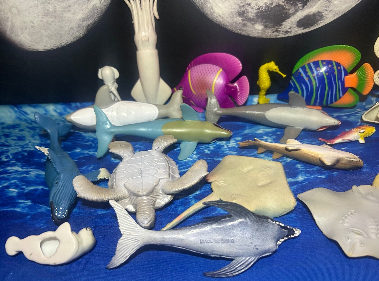 Mixed Lot 25 Modern Vintage Figures Ocean Animals Sealife Creatures Fish Toys