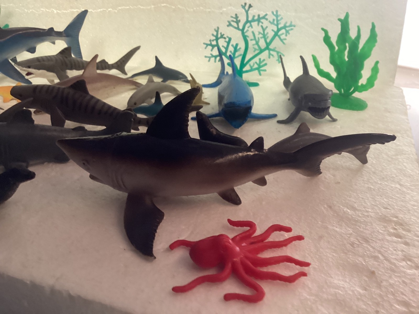 Mixed Lot 27 OCEAN SEA CREATURES Plastic Animals Toy Figures.